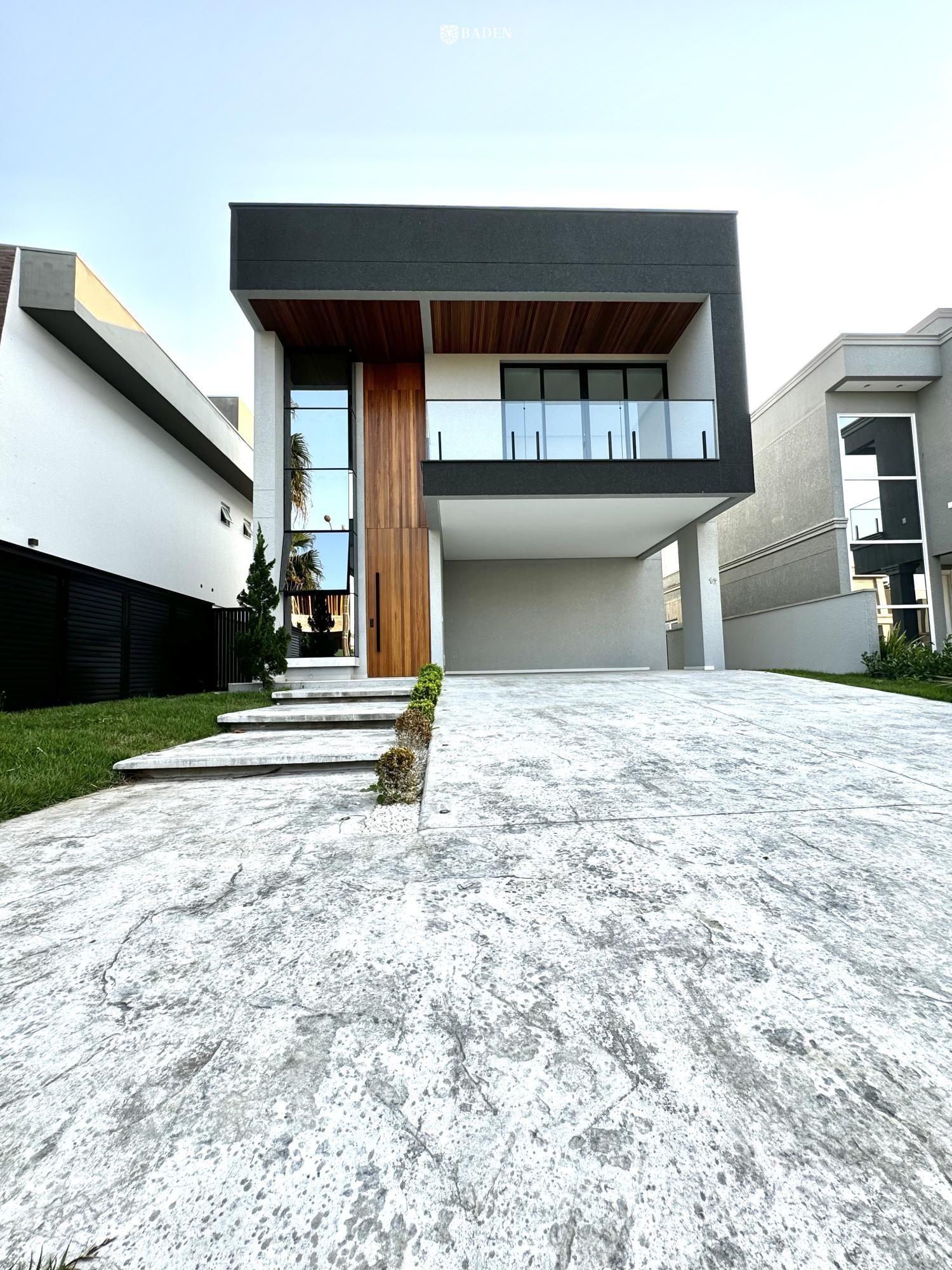 Casa Alto Padrão / Condomínio Caledônia Private Village / Camboriú