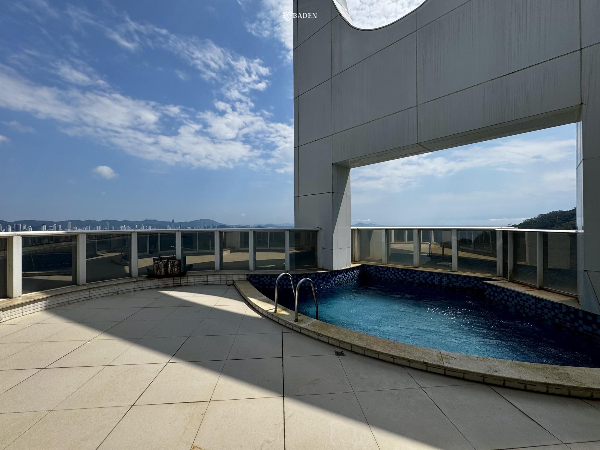 Apartamento frente mar / 4 suites / Barra Sul Balneario Camboriu S.C