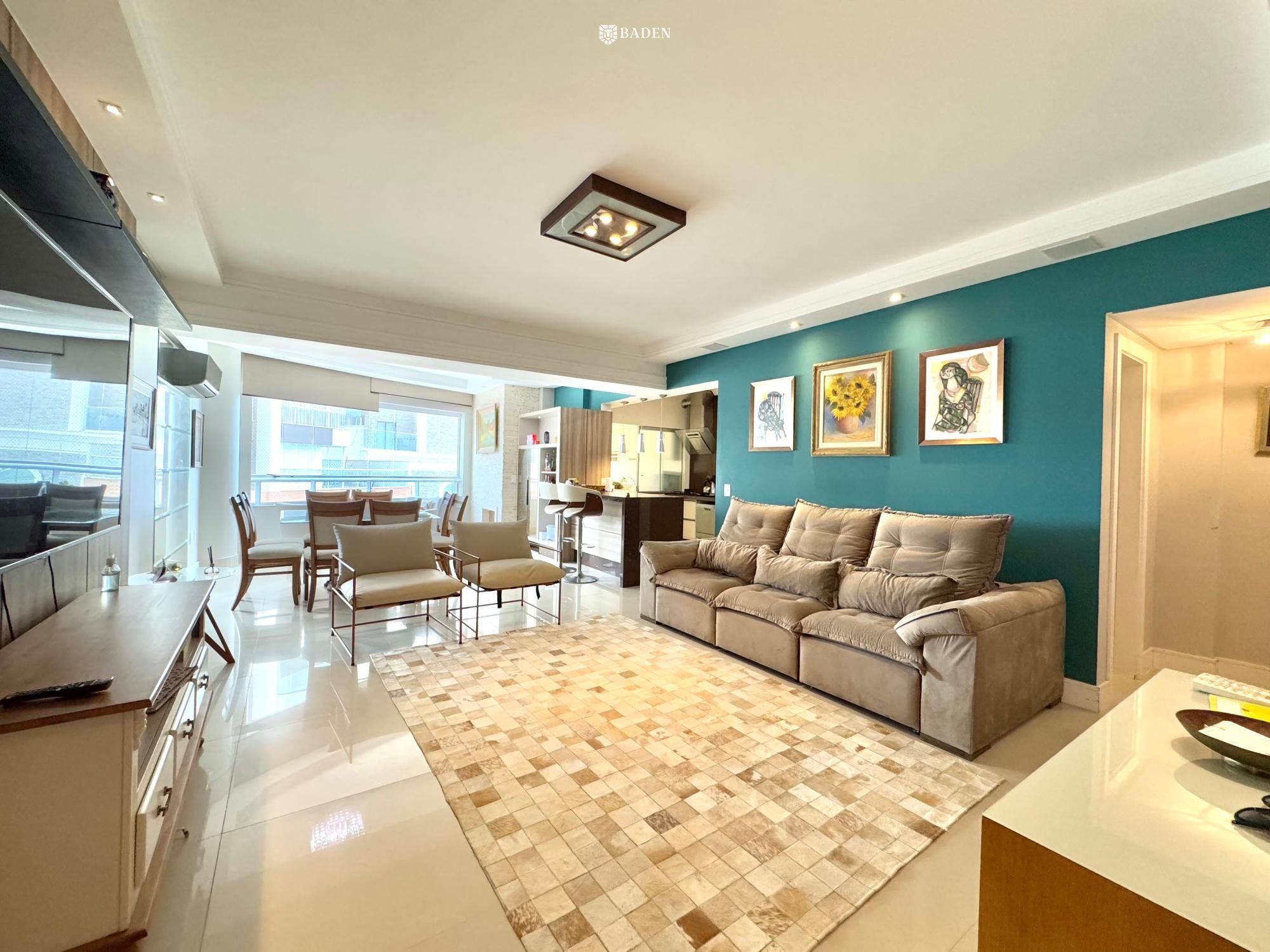 Apartamento garden com cozinha gourmet, forno de pizza,  piscina e  jacuzzi, a 80 m da praia