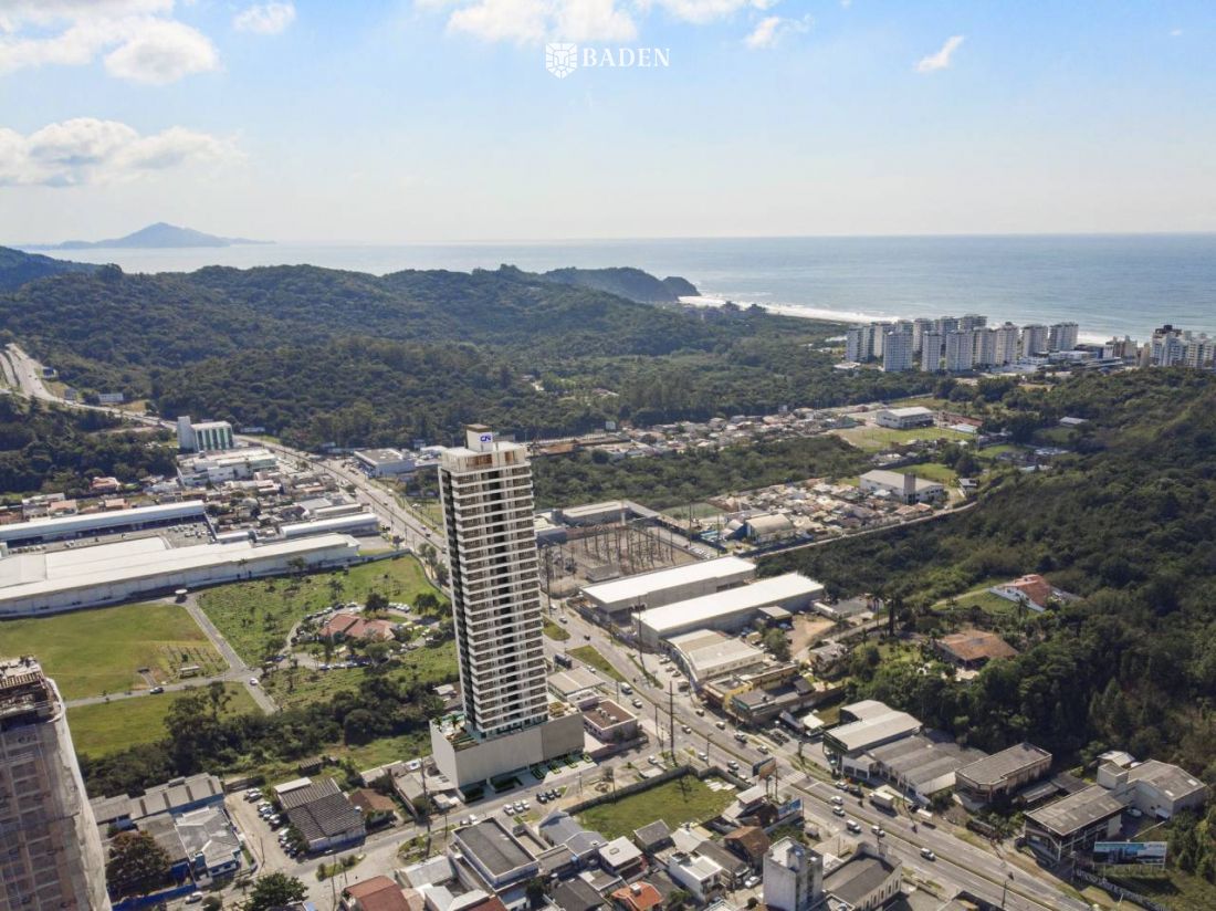 Apartamento 2 dormitórios com 1 suíte no Edifício Brava Park, Praia Brava