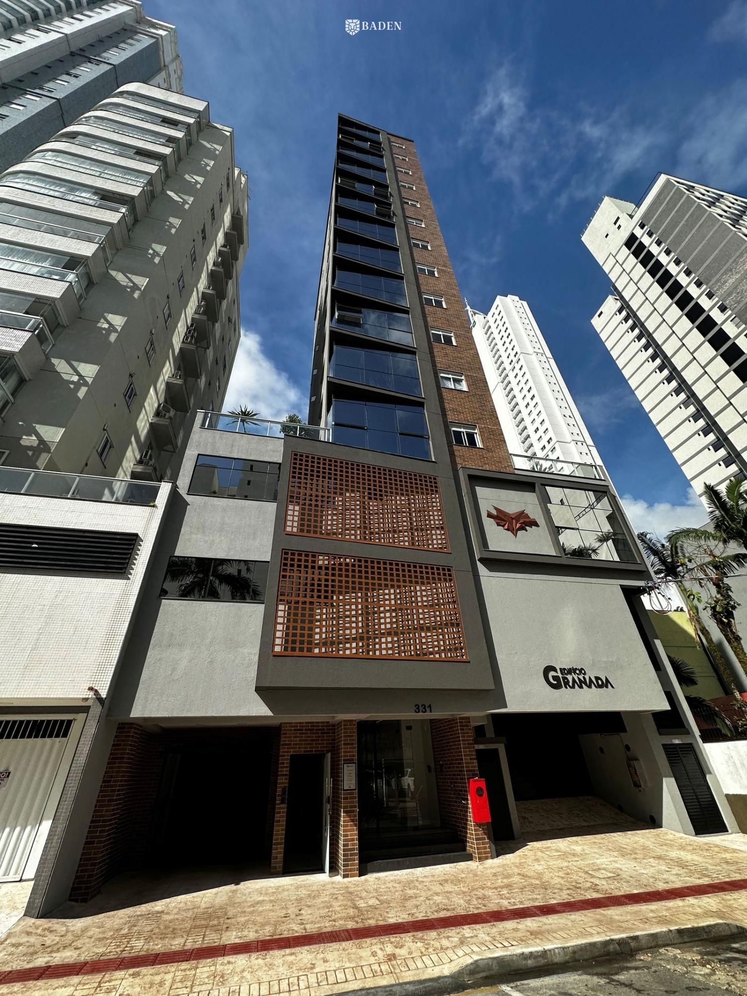 Apartamento mobiliado no edifício Granada em Balneário Camboriú