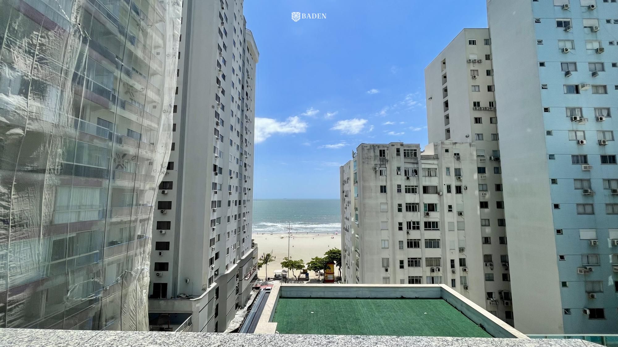 Apartamento de 3 dormitórios quadra mar no centro de Balneário Camboriú!