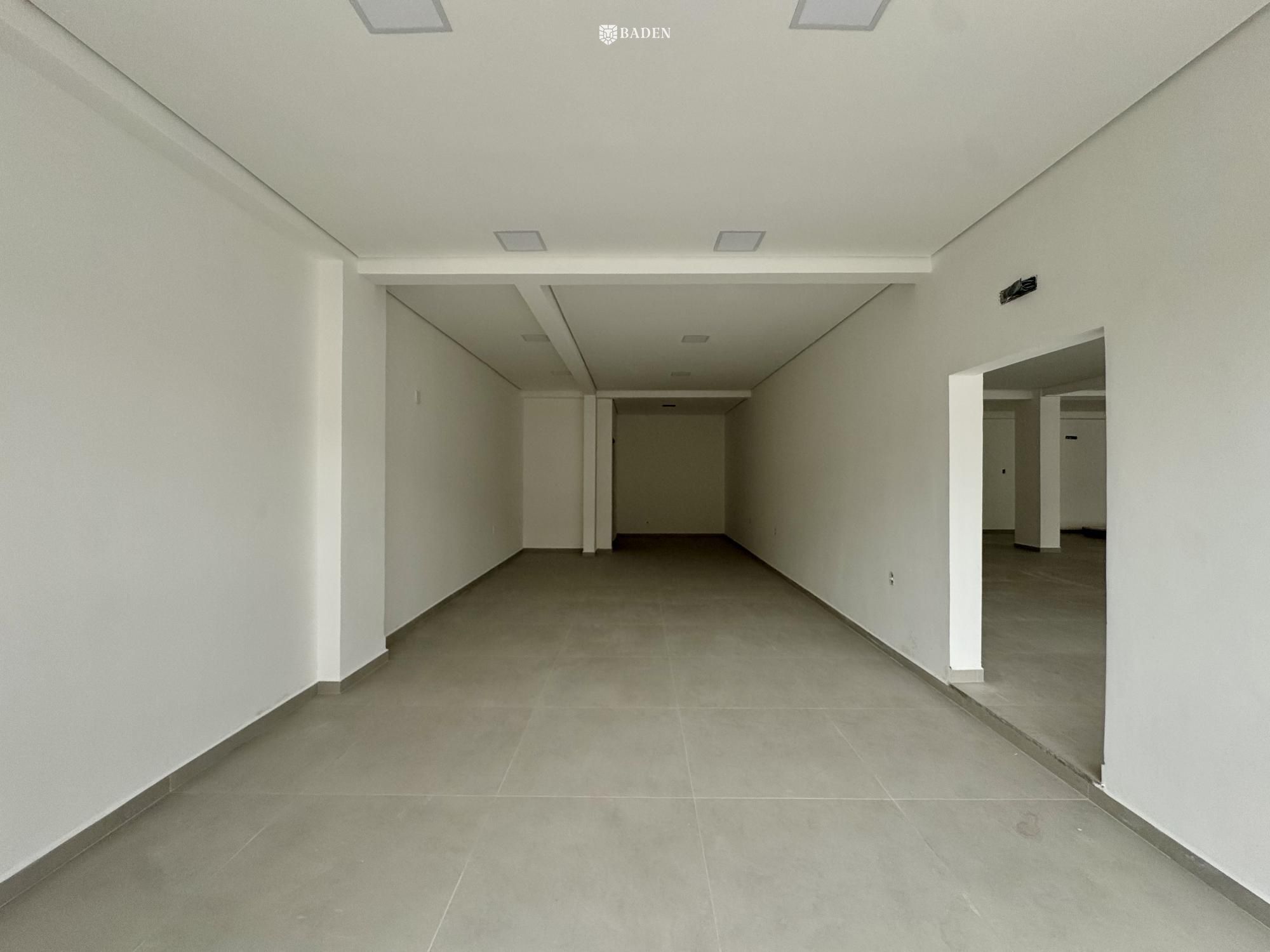 Sala Comercial Locação / Balneário Camboriú / 50m² de área privativa / Nações