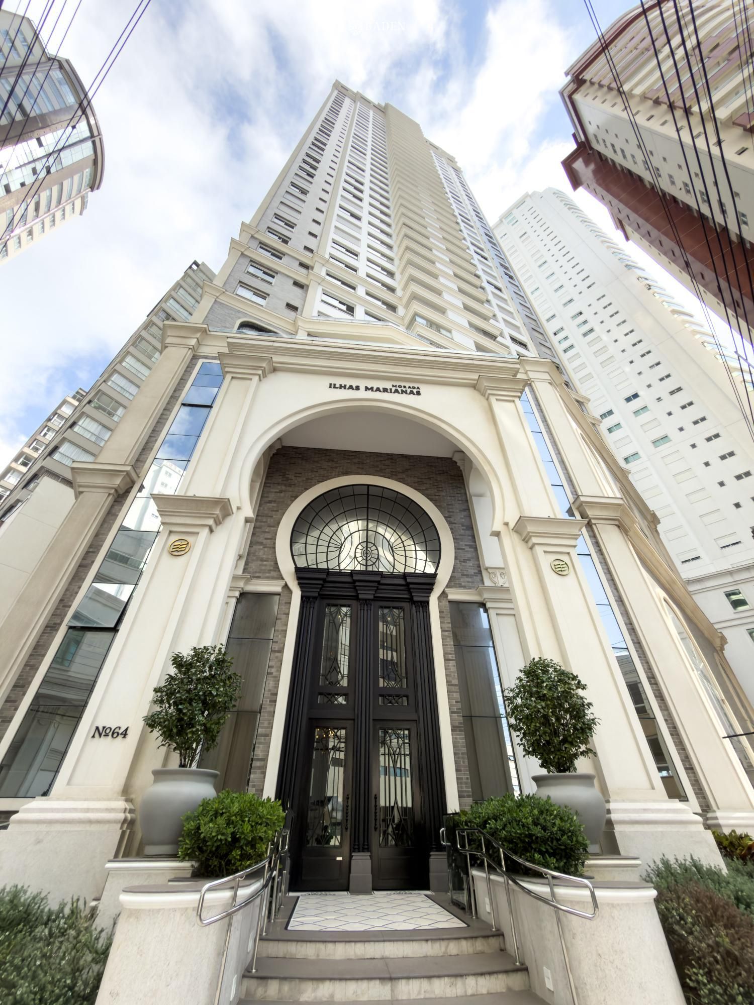 Apartamento mobiliado / 4 suítes / 3 vagas – Ilhas Marianas