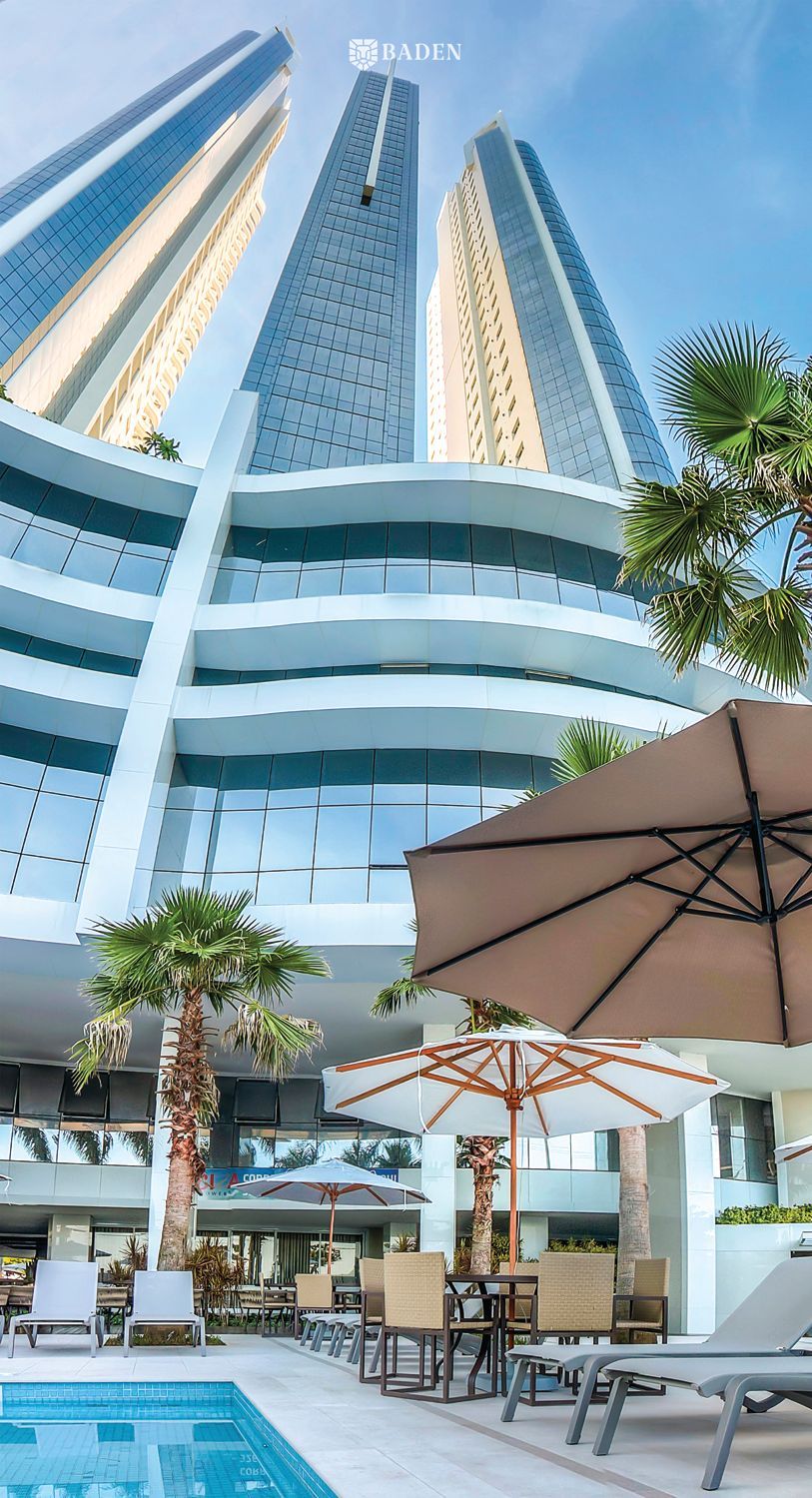 Apartamento / 4 Dormitórios / Frente Mar