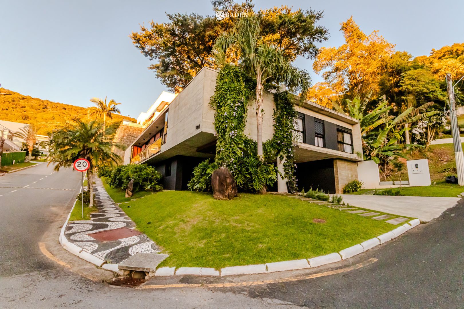 Condomínio Bella Vista Residence Club / 4 suítes / Balneário Camboriú / Barra