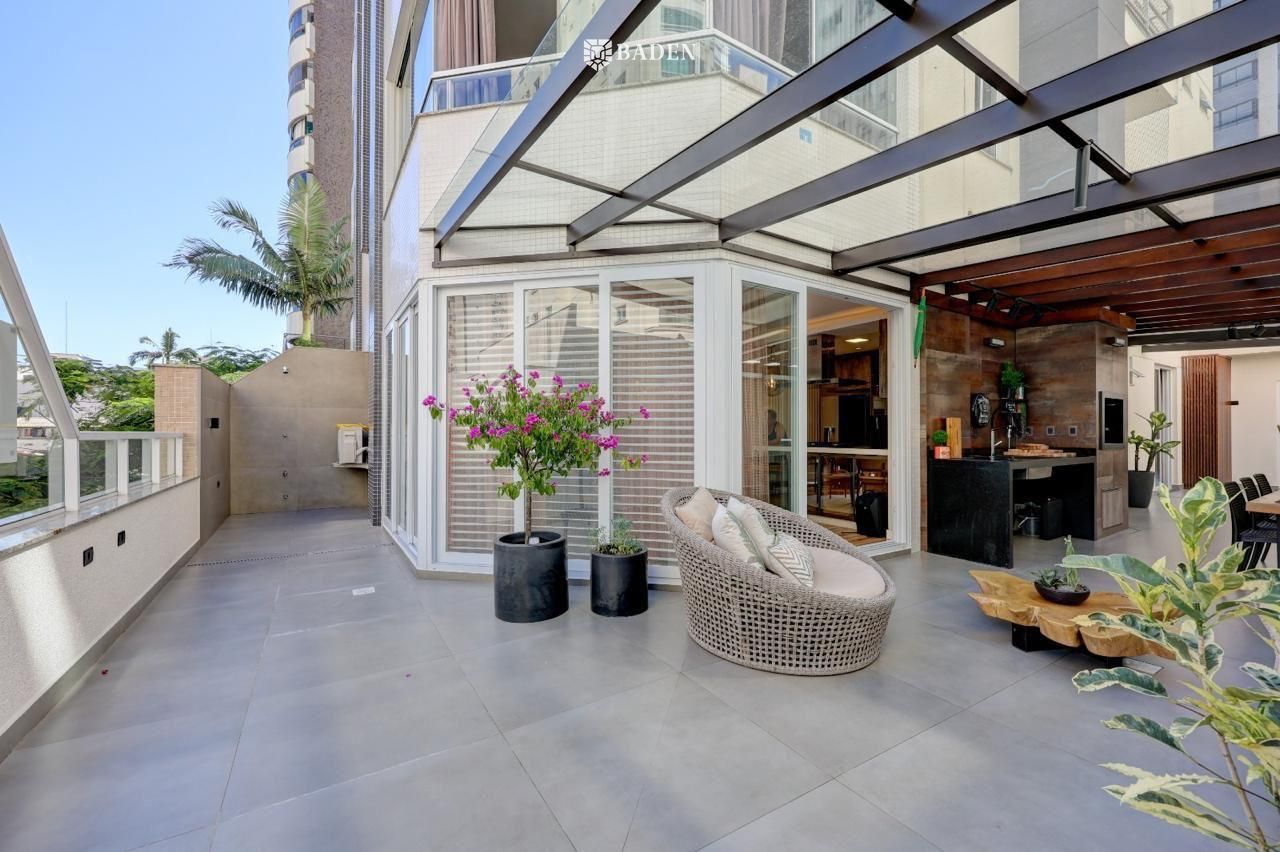 Apartamento, 3 quartos, 240 m² - Foto 1