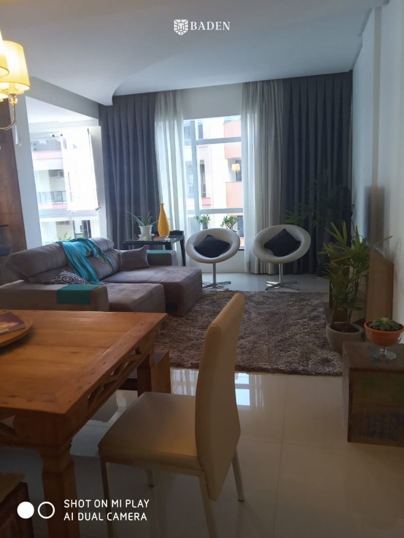Apartamento 3 suítes com área de lazer completa a 260 m da praia, vista do mar