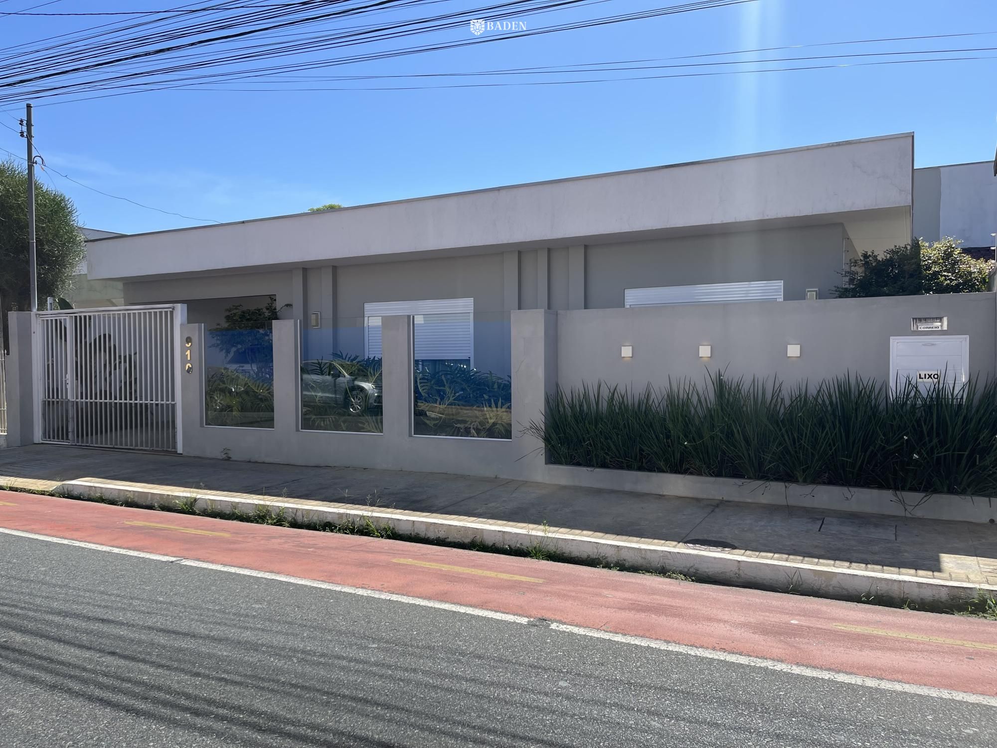 Casa, 4 quartos, 128 m² - Foto 1
