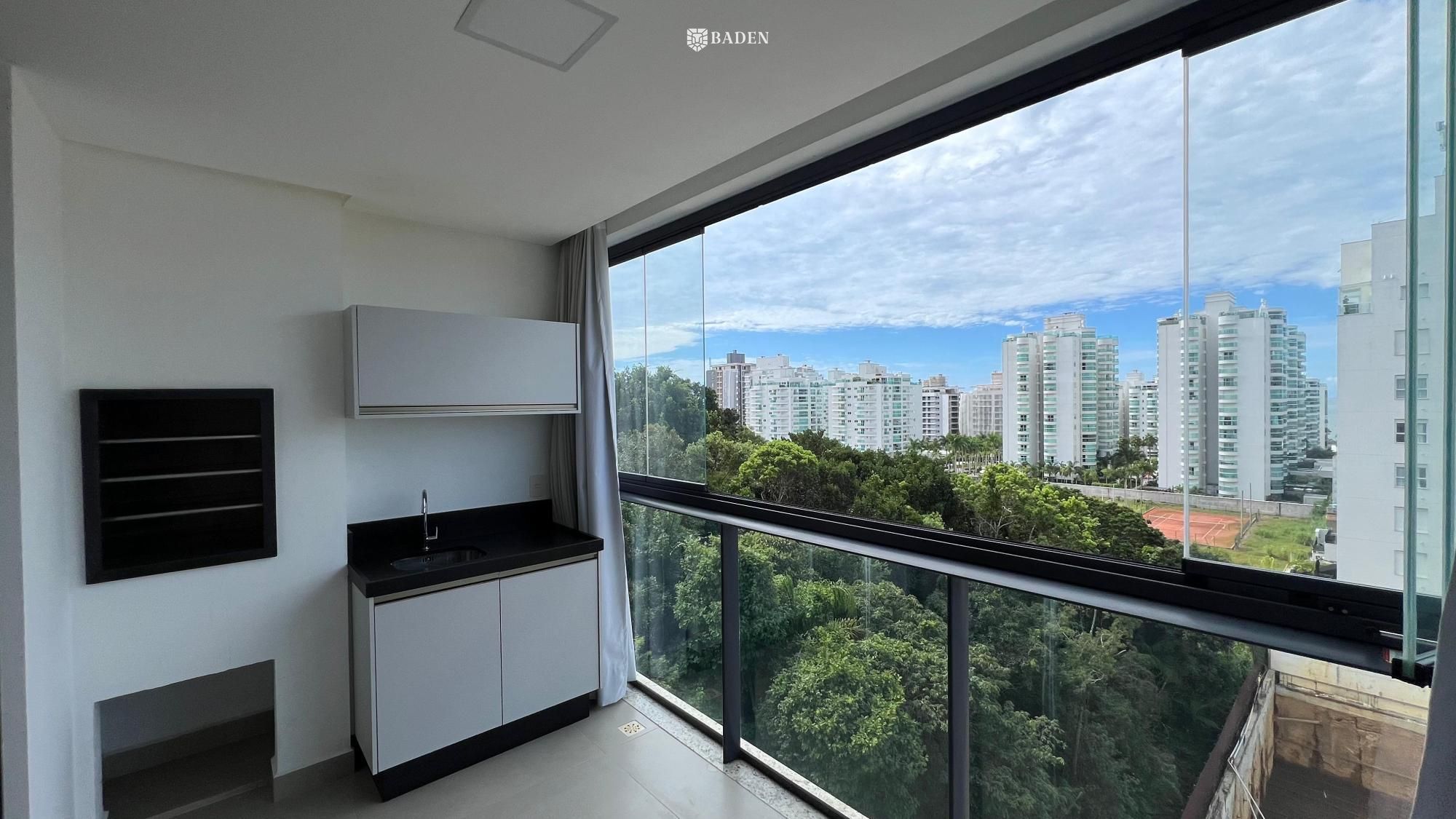 Apartamento Duplex 3 suítes semimobiliado | Praia Brava