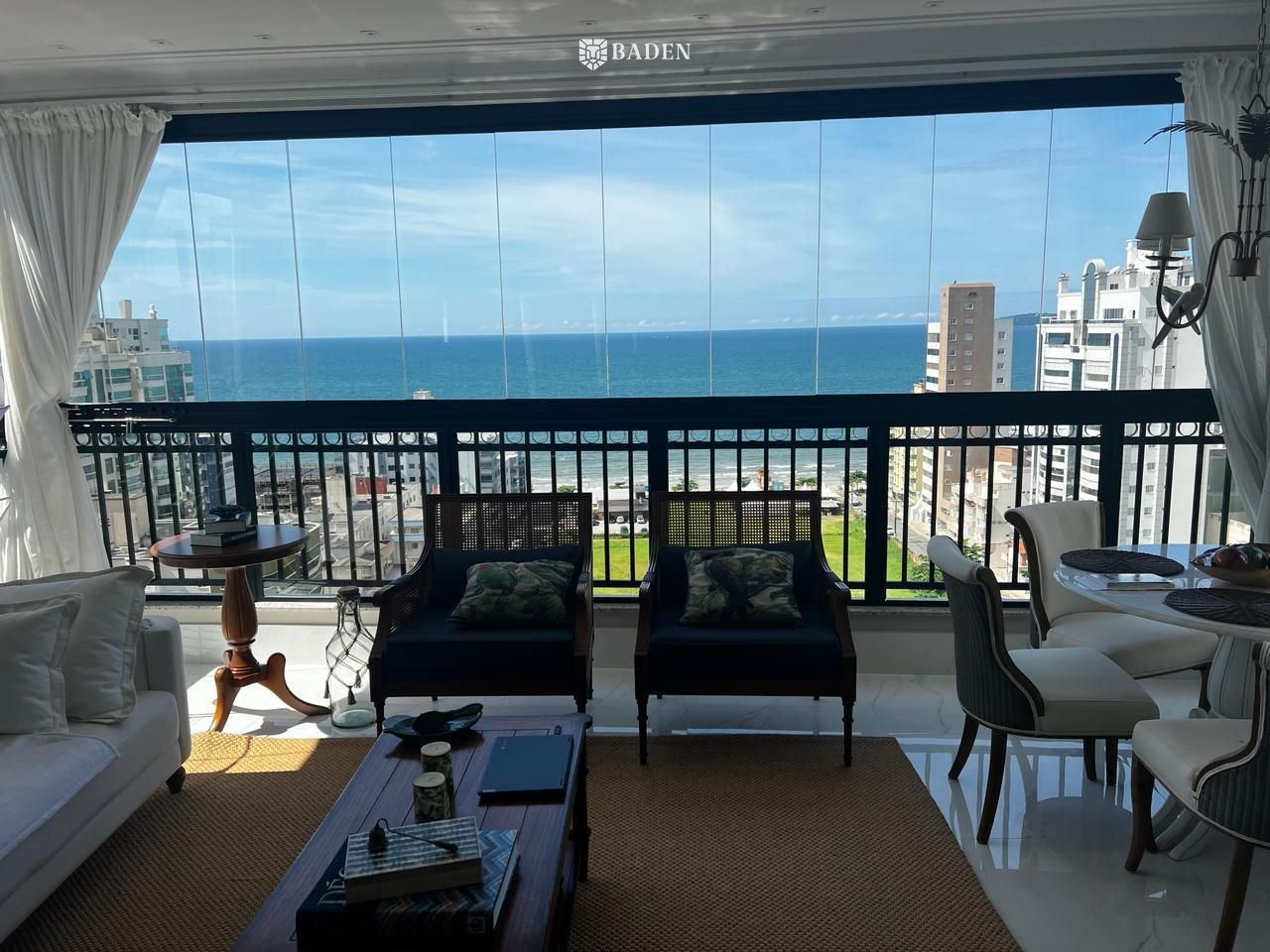 Apartamento 4 Suítes / 4 vagas / Vista Mar / Itapema