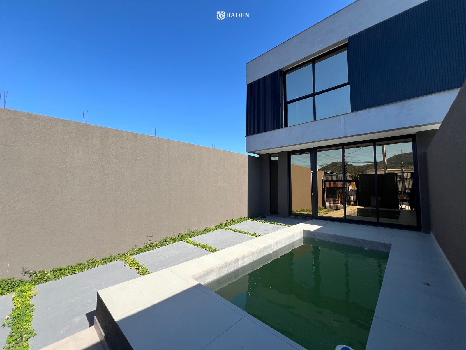 Triplex novo no bairro Barra em Balneário Camboriú