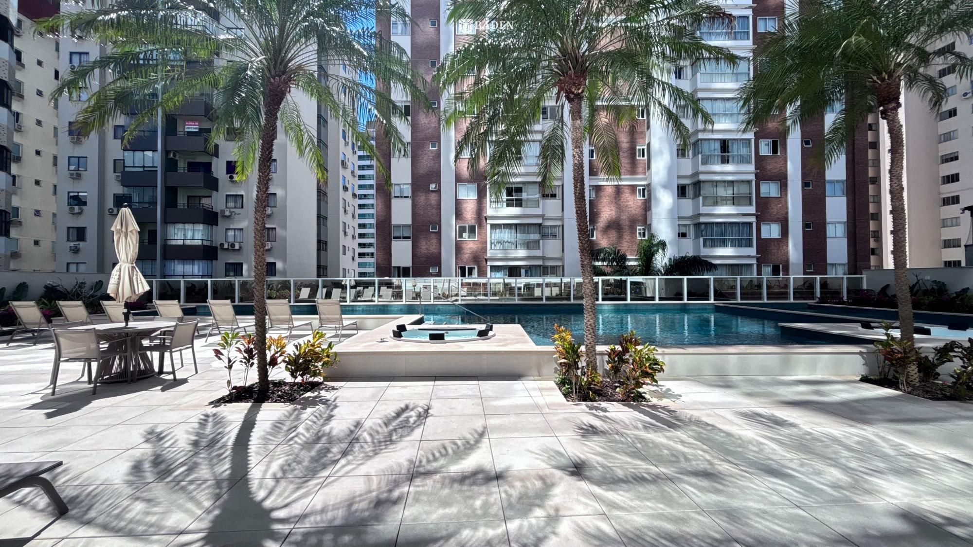 Apartamento à venda no Ed. Grand Place – Centro