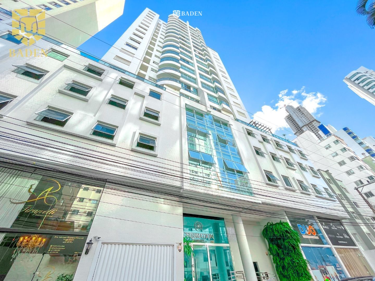 Apartamento  / 3 Suítes / 3 Vagas / Centro / Balneário Camboriú SC.