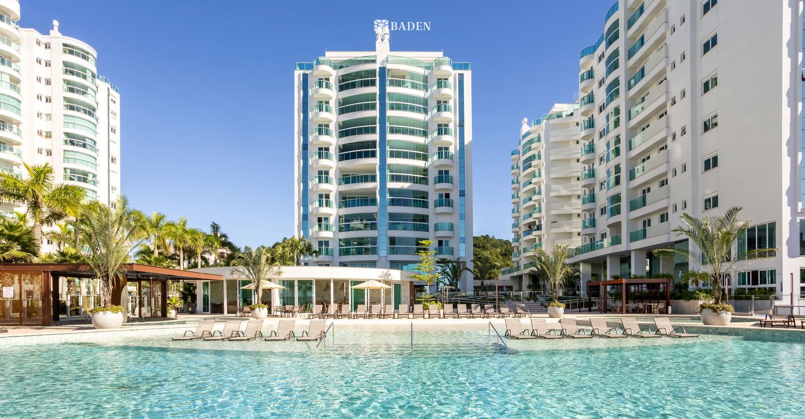 Apartamento com 4 suítes no Brava Beach Home Club, na Praia Brava