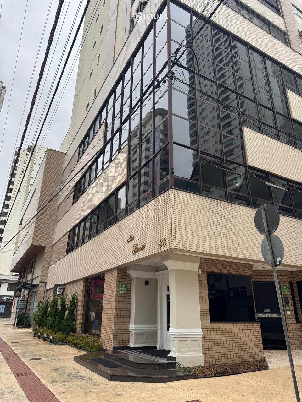 Apartamento mobiliado pronto para morar / 4 quartos / 2 suítes / 2 vagas – Solar Grimaldi