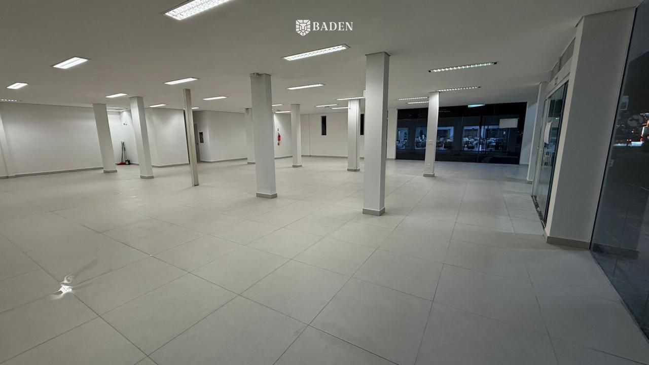 Sala Comercial para Locação na 4ª Avenida, 477m2 – Centro, Balneário Camboriú