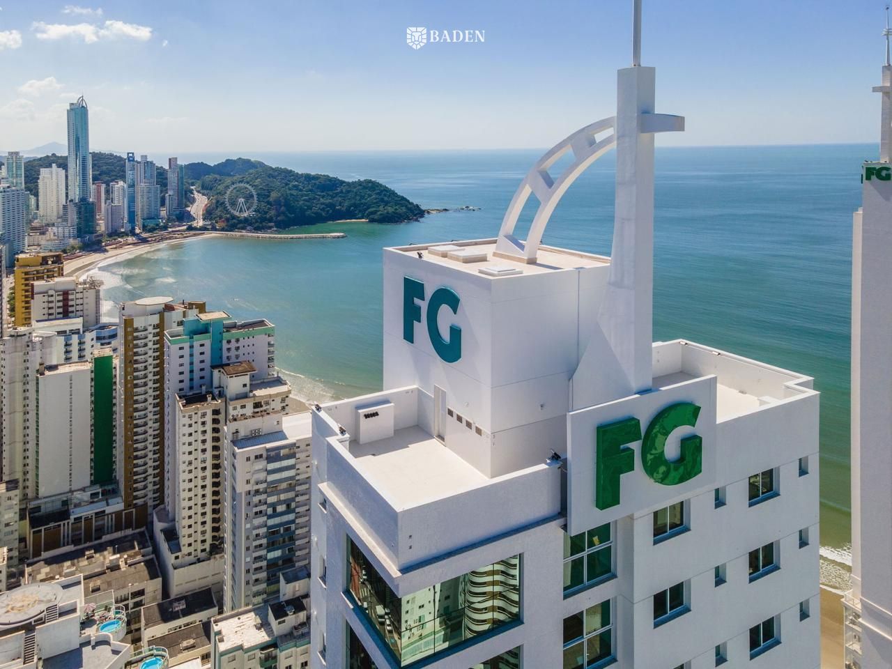 Apartamento 4 suítes novo, no Ed. Eleganza Tower em Balneário Camboriú