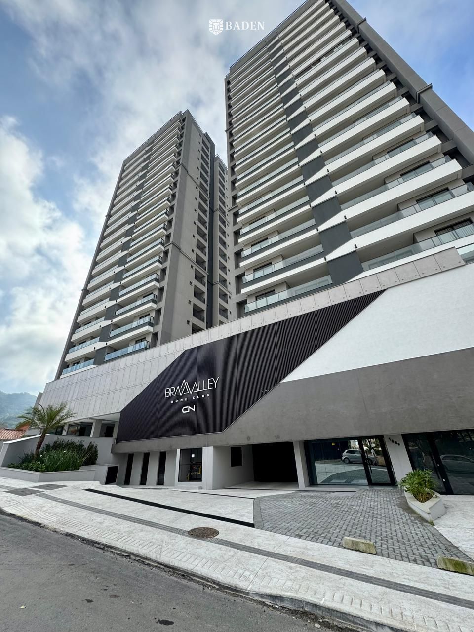 Apartamento novo na Praia Brava em Itajaí