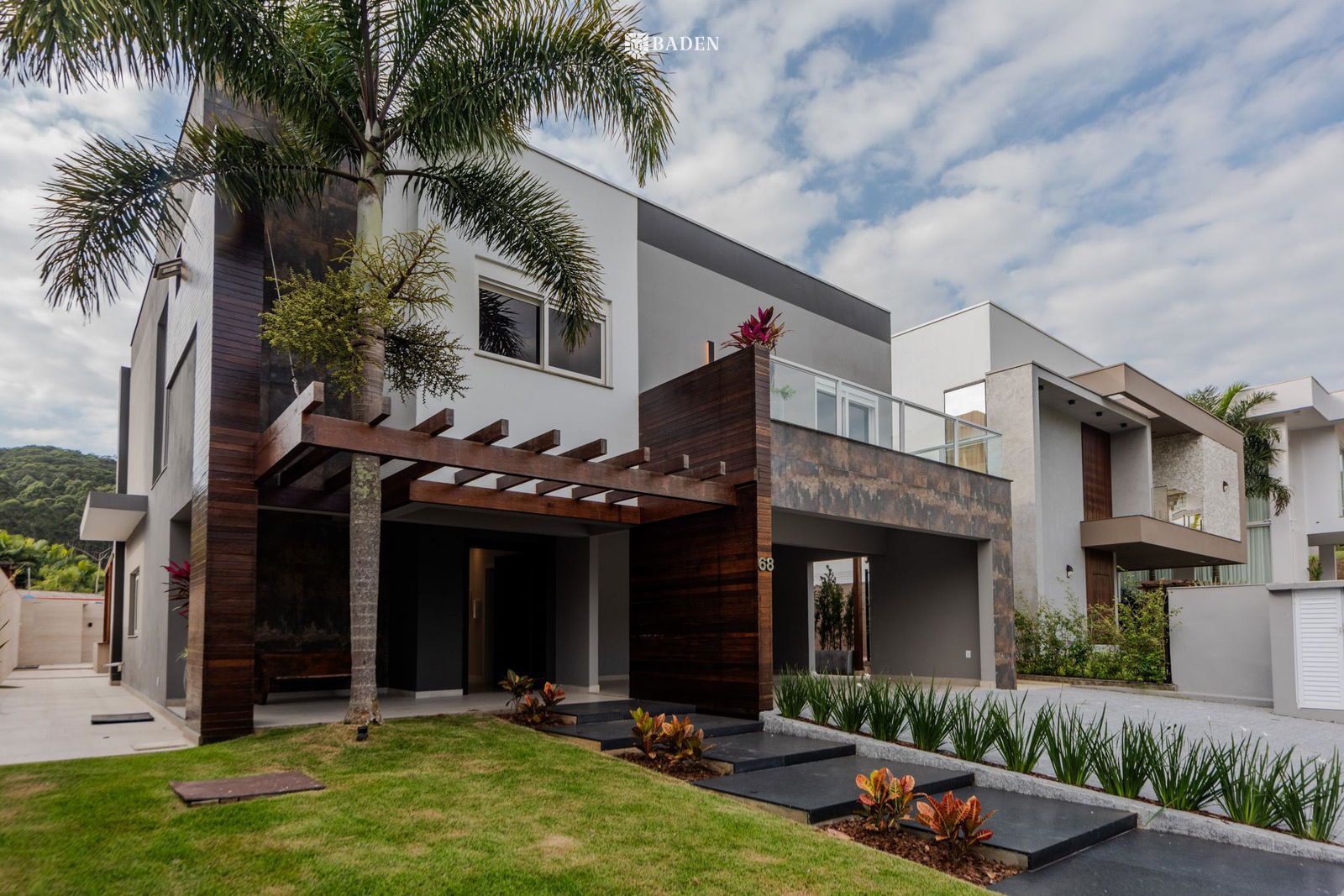 🏡 Residência de Alto Padrão no Condomínio Haras Rio do Ouro – Balneário Camboriú