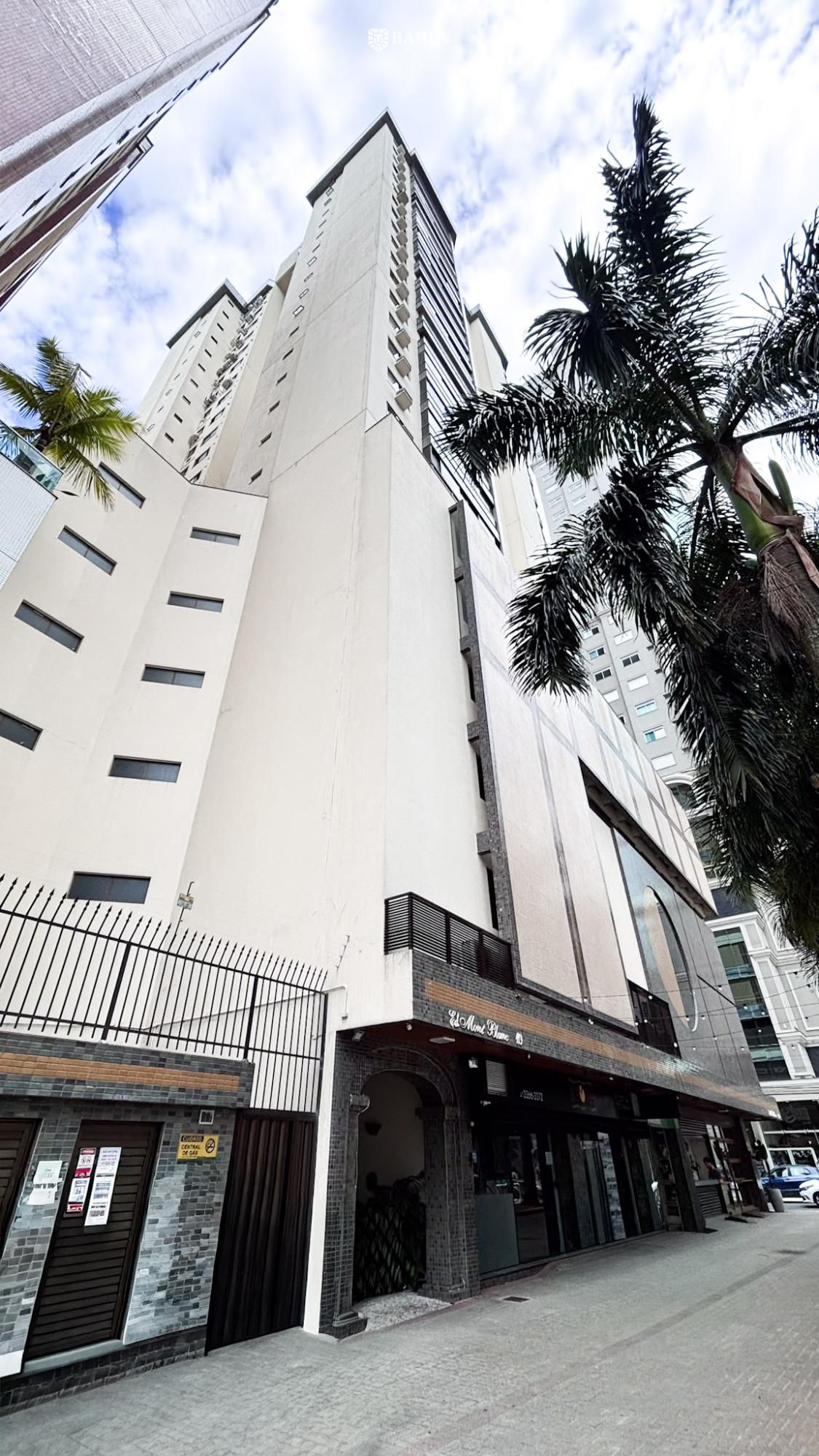 Apartamento mobiliado à venda no Edifício Mont Blanc