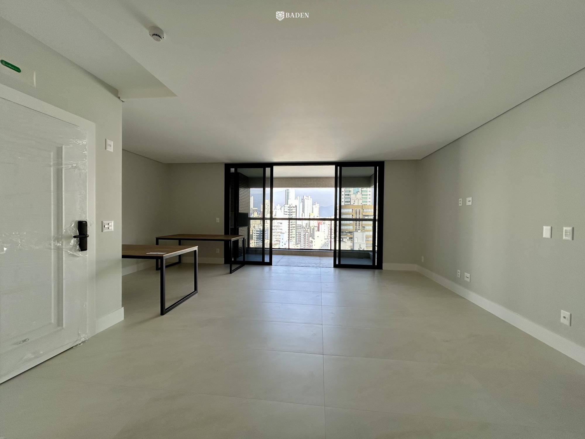 Apto Novo / 2 Suítes / 4 Quartos / 3 Vagas de Garagem / Balneário Camboriú / SC