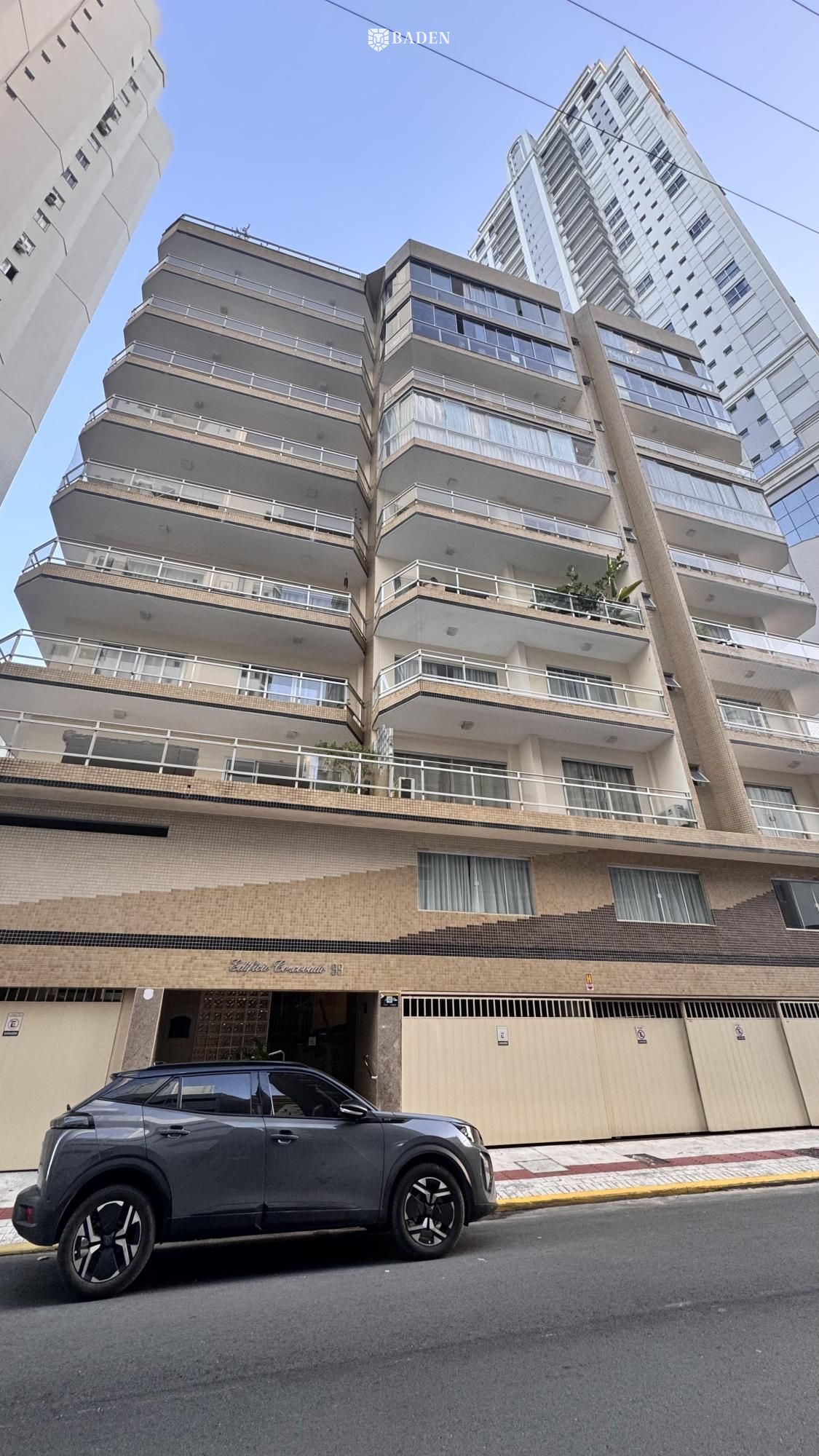 Apartamento 3 dormitórios, quadra Mar Edifício Corcovado em Balneário Camboriú