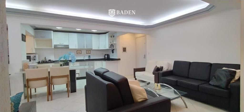 Apartamento de 163m2 privativos a 200m da praia