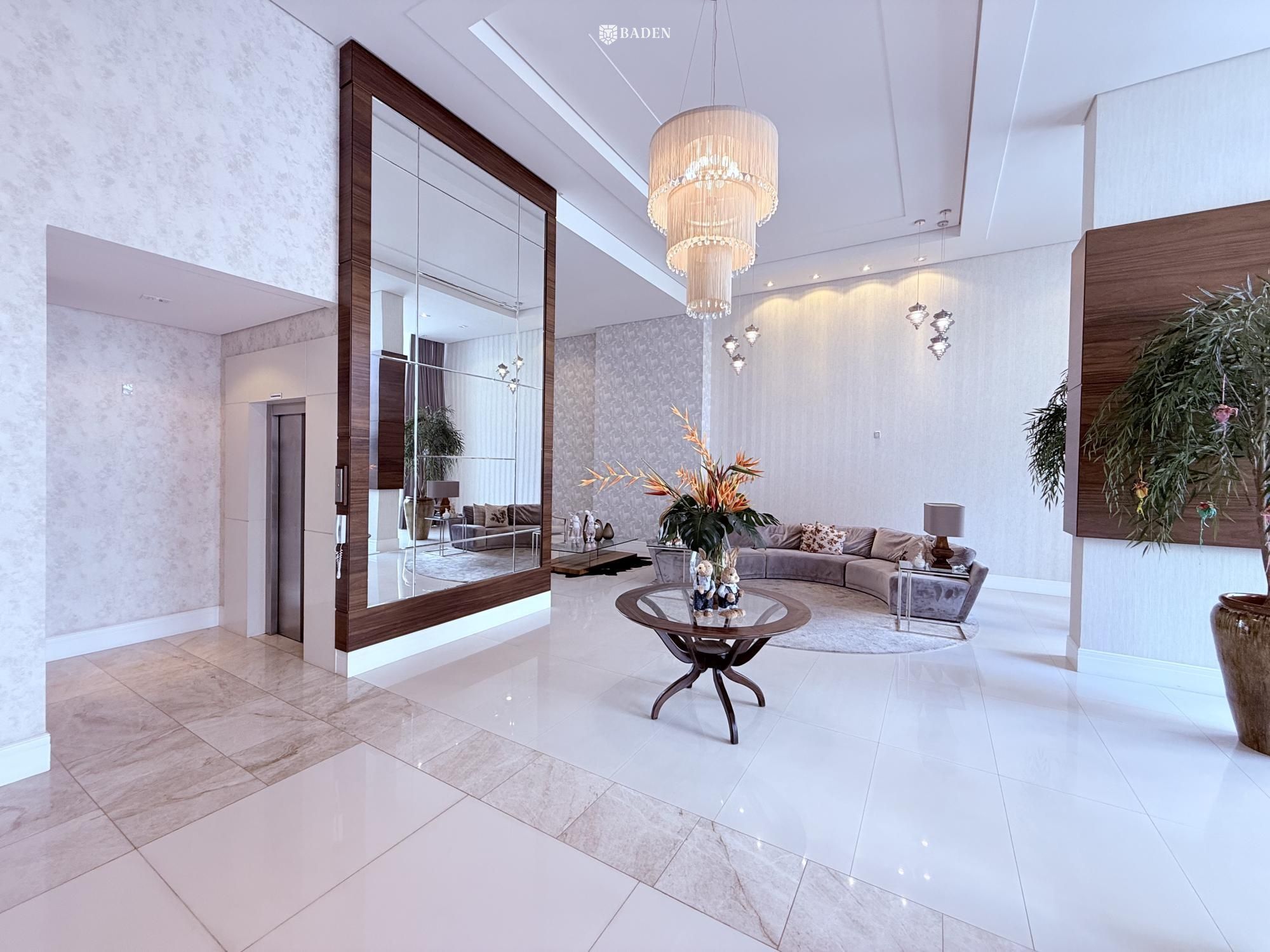 Lindo apartamento amplo e imobiliado