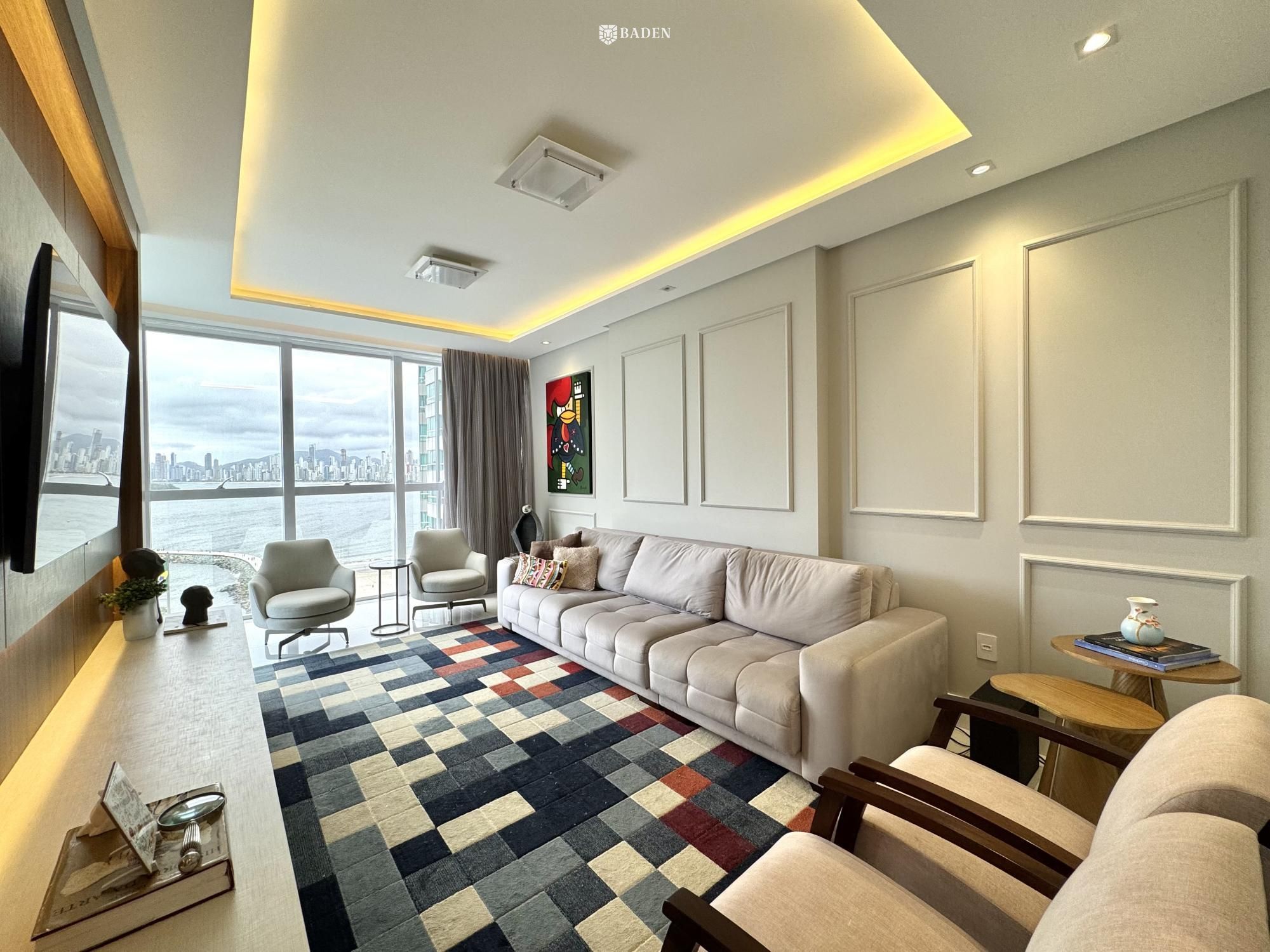 Apartamento com Vista Mar / 4 Dormitórios / Balneário Camboriú