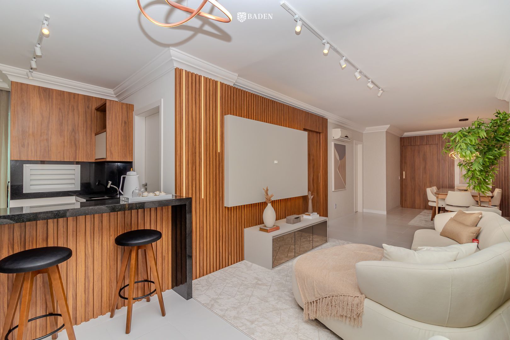 Apartamento mobiliado, decorado e equipado em Balneário Camboriú