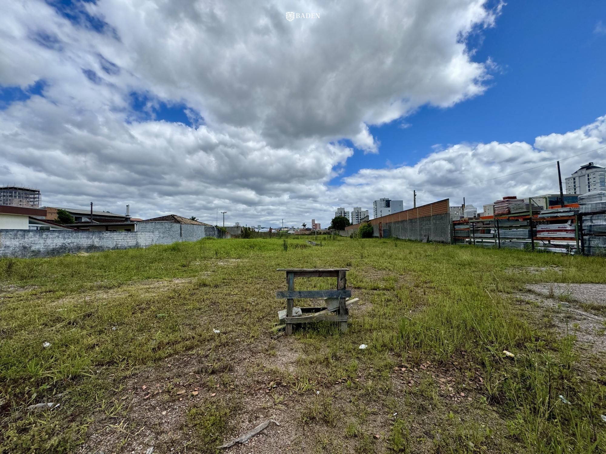 Terreno para Locação / Terreno para Fins Comerciais / Camboriú / Centro / SC