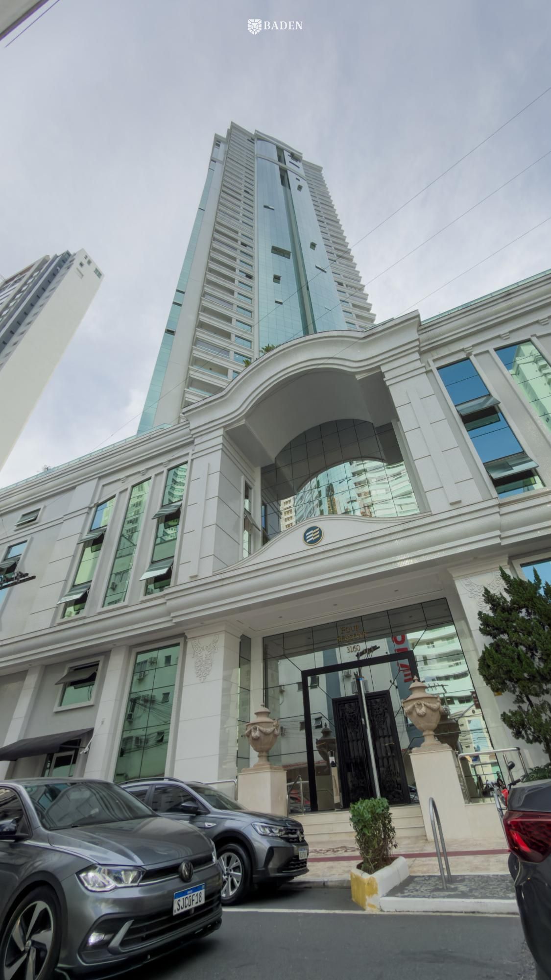 Apartamento Mobiliado no Ed. Four Seasons em Balneário Camboriú