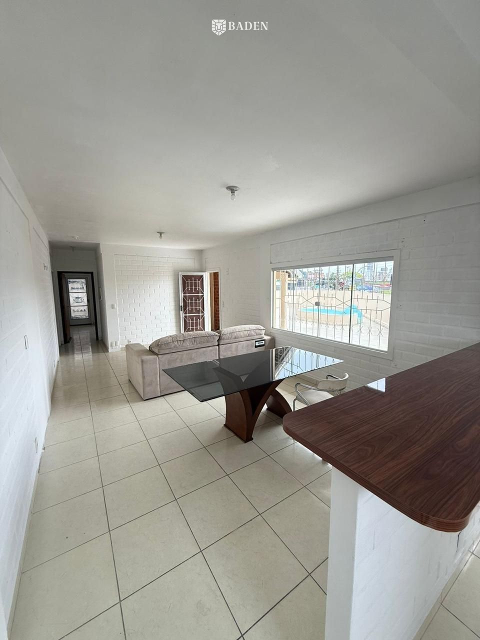 Lindo Sobre loja com pátio grande. Excelente para quem tem cachorros e/ou crianças.