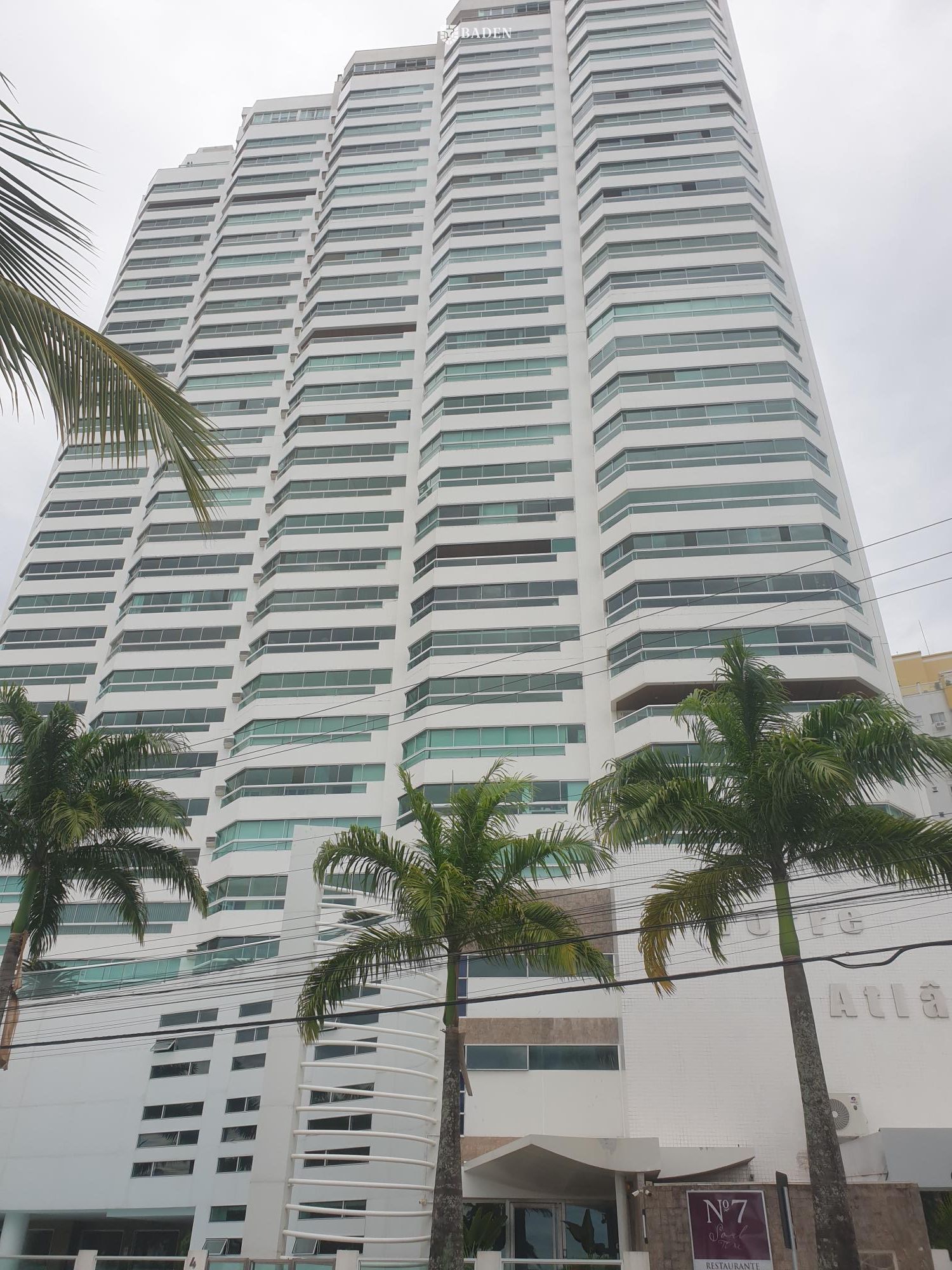 Apto 4 Suítes / Frente Mar / Barra Norte / Balneário Camboriú Sc