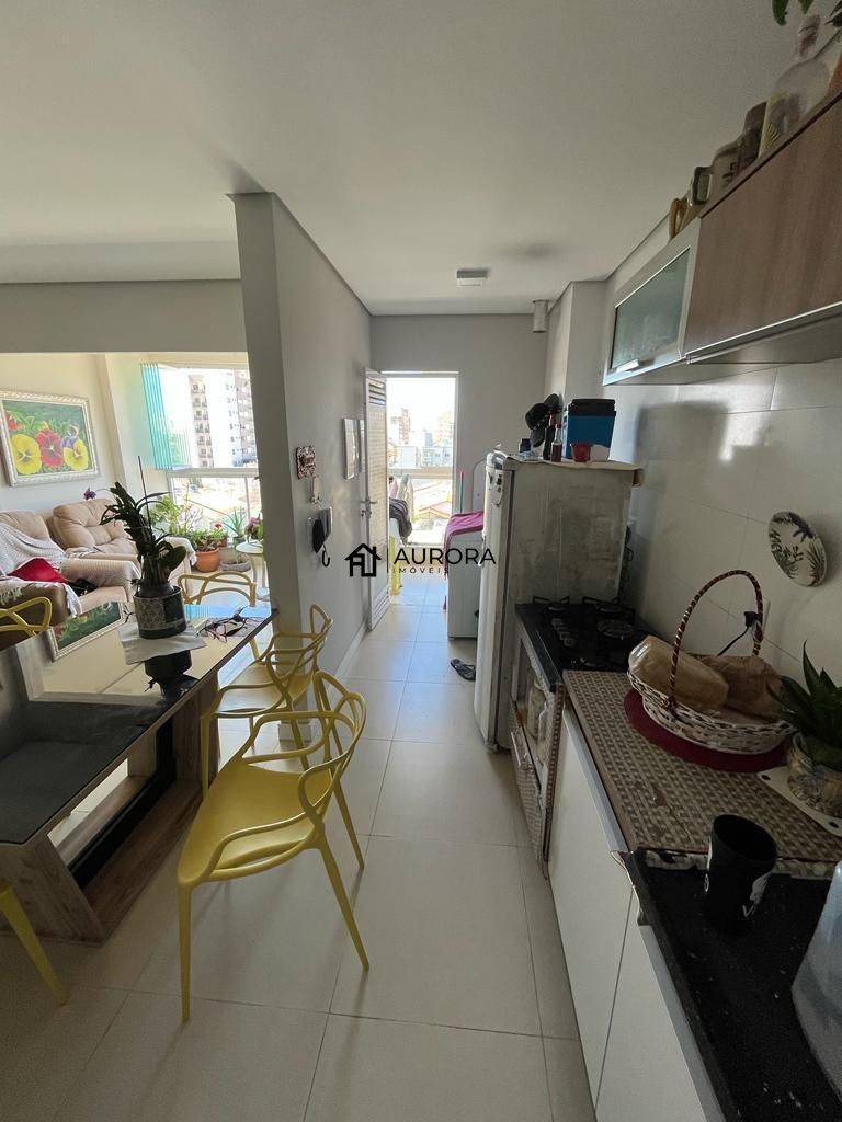 Apartamento à venda com 2 quartos, 74m² - Foto 3