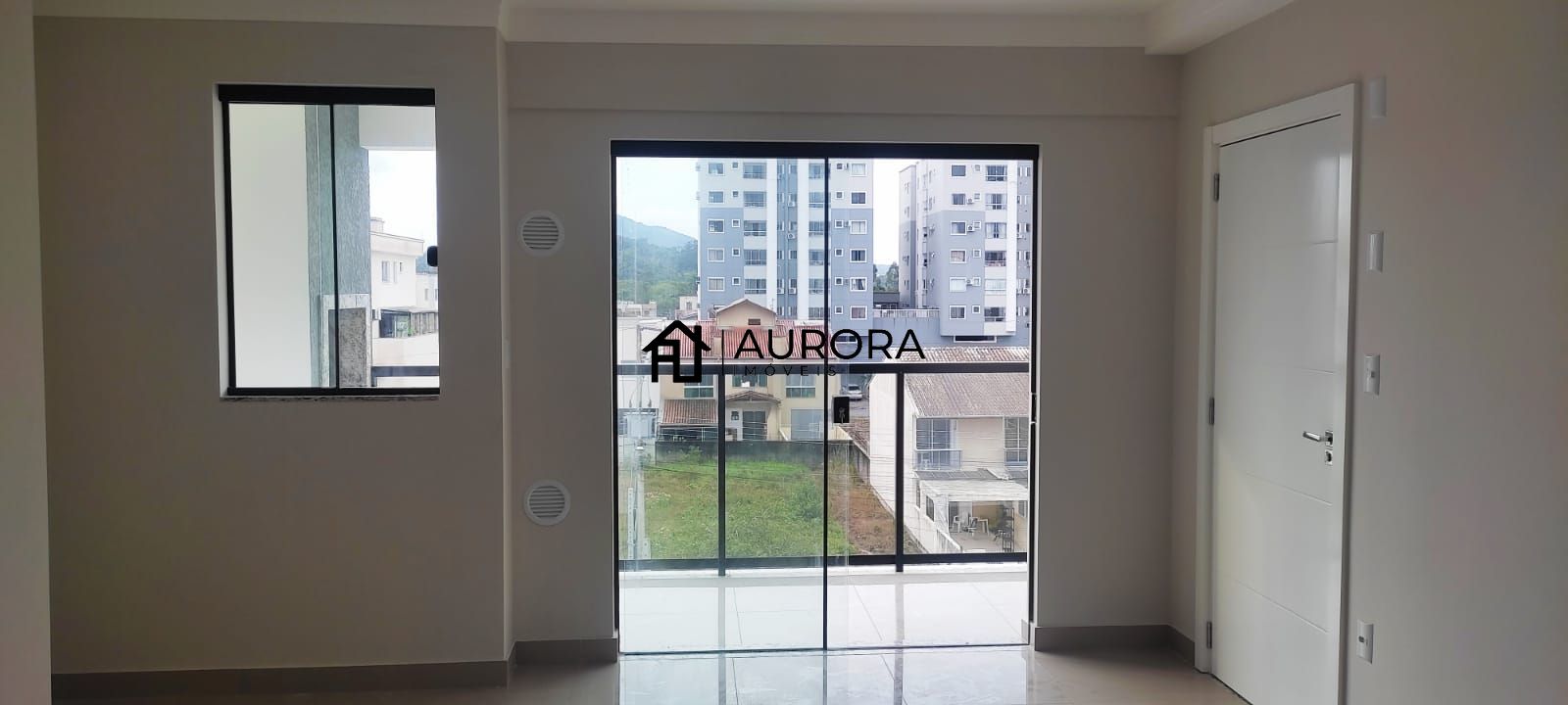 Apartamento à venda com 2 quartos, 58m² - Foto 1