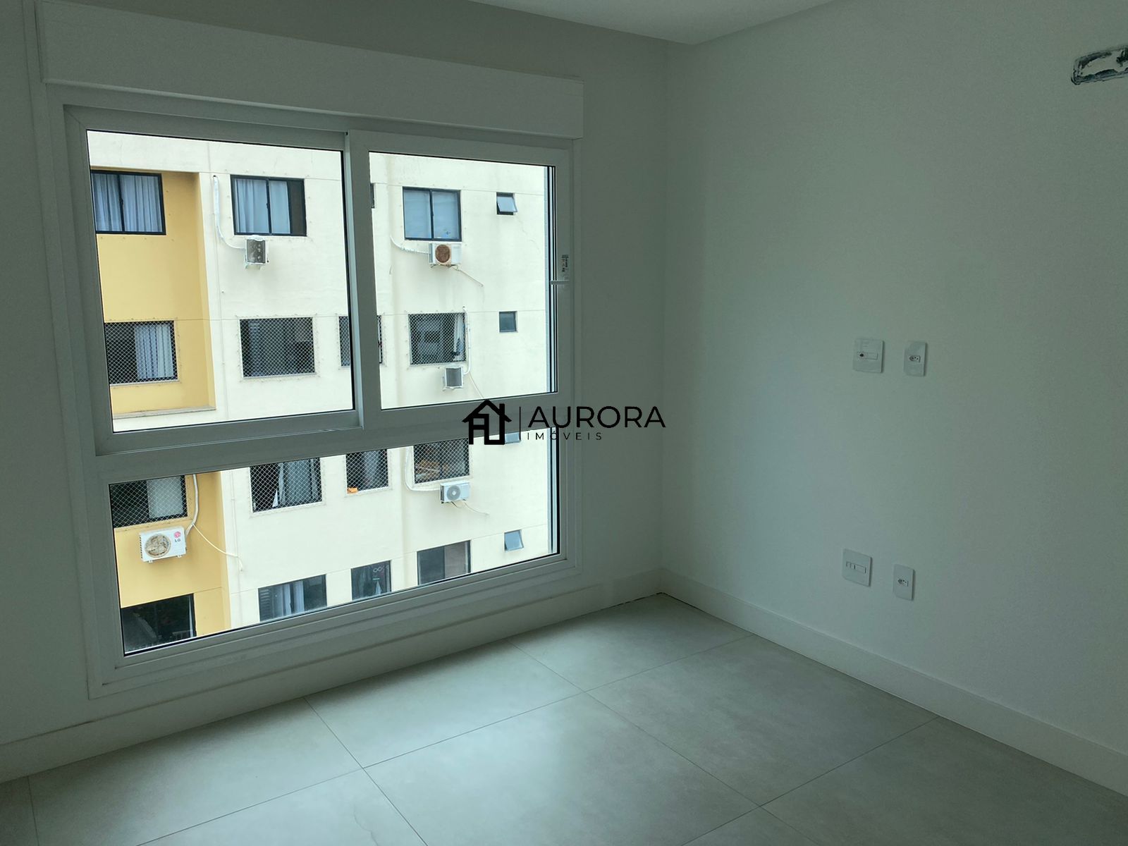 Apartamento à venda com 3 quartos, 137m² - Foto 11