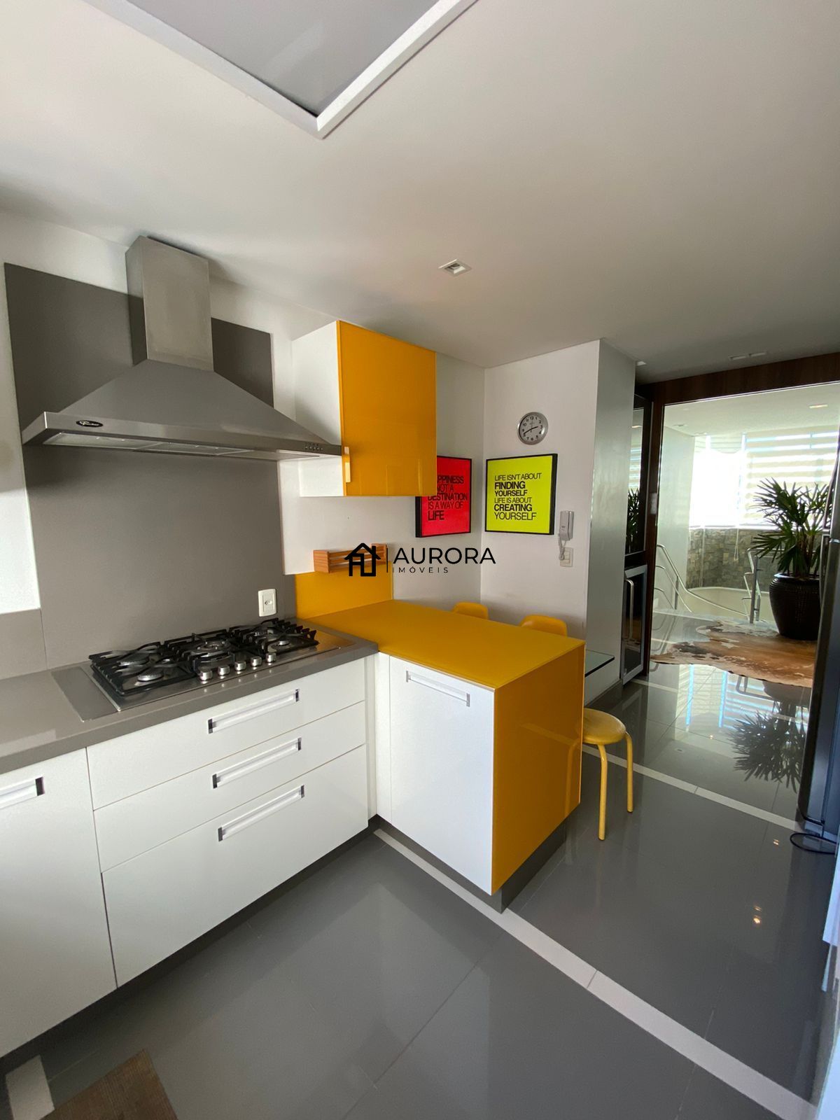 Apartamento à venda com 3 quartos, 205m² - Foto 6