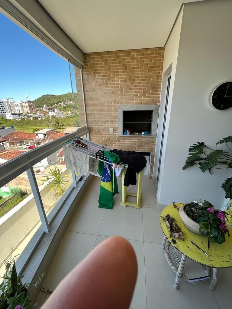 Apartamento à venda com 2 quartos, 74m² - Foto 4