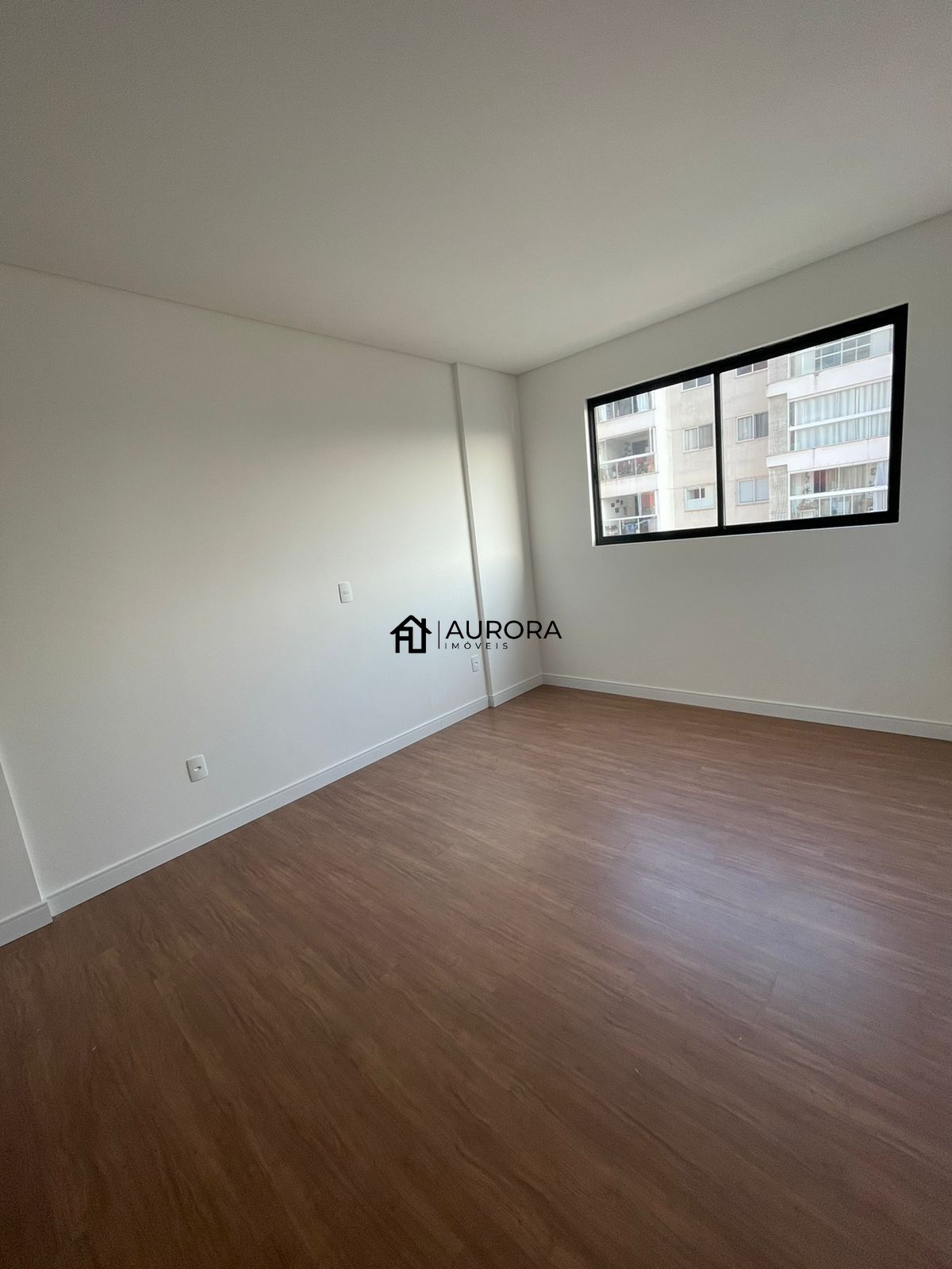 Apartamento à venda com 2 quartos, 65m² - Foto 4