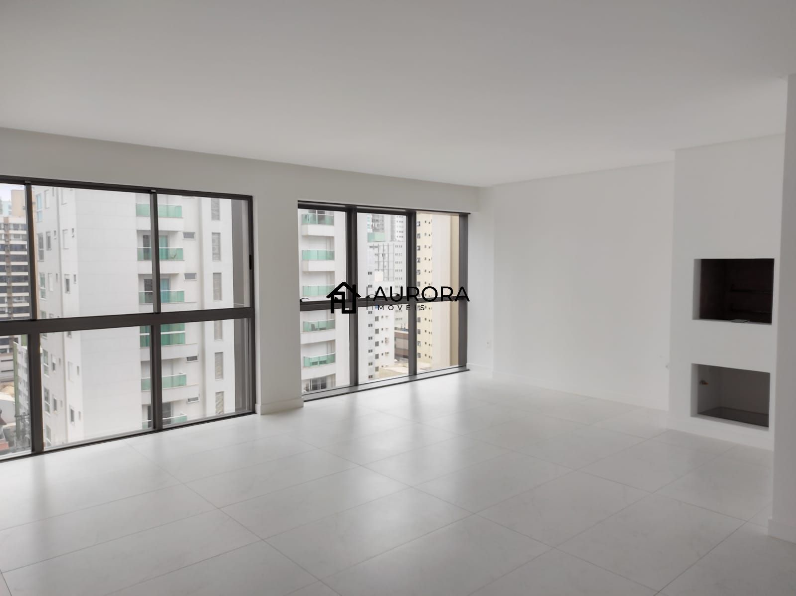 Apartamento à venda com 4 quartos, 165m² - Foto 4