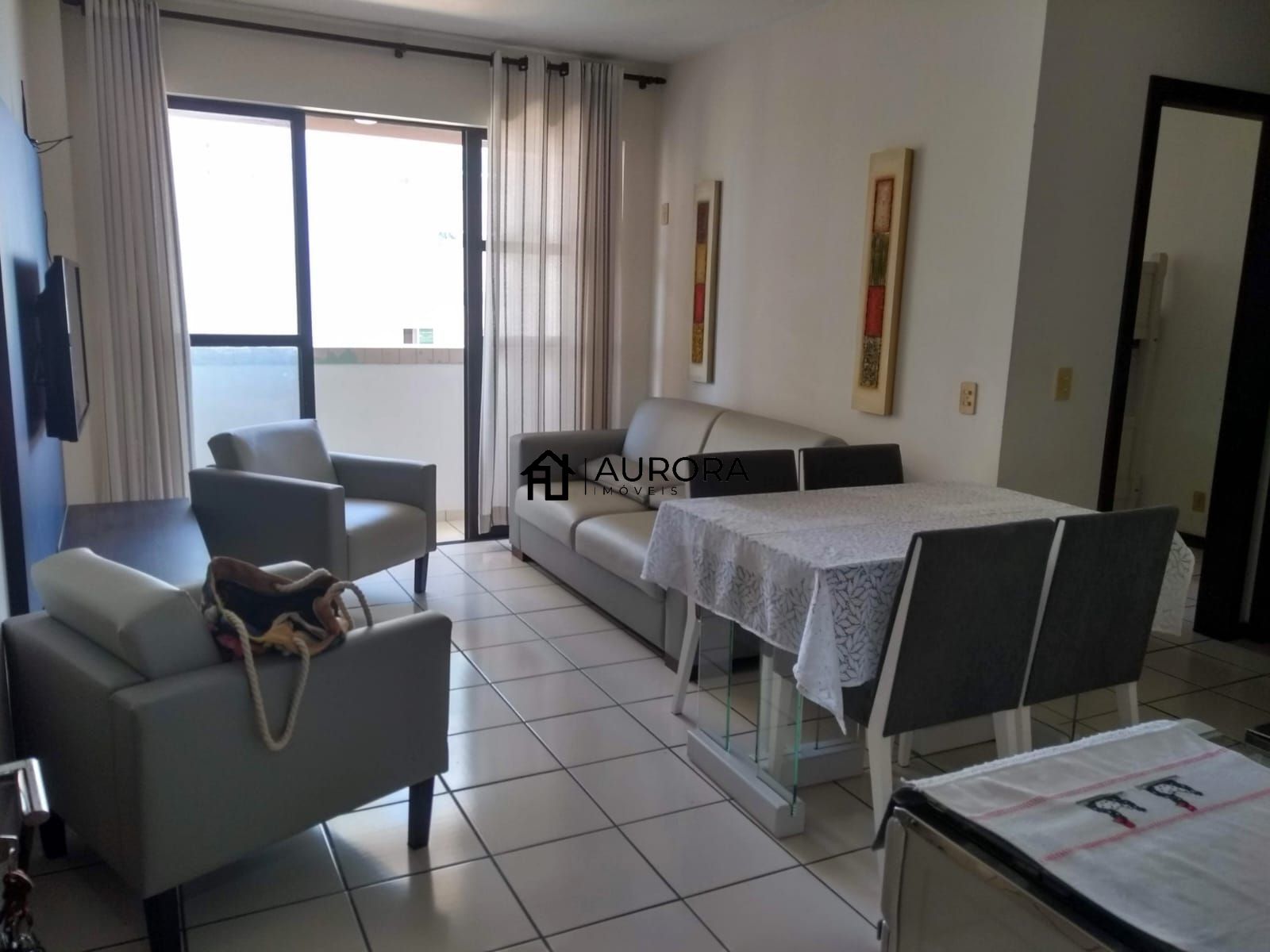 Apartamento à venda com 2 quartos, 70m² - Foto 1