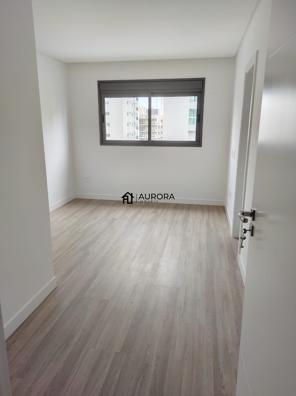 Apartamento à venda com 4 quartos, 165m² - Foto 12