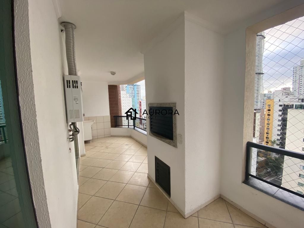 Apartamento à venda com 3 quartos, 157m² - Foto 5