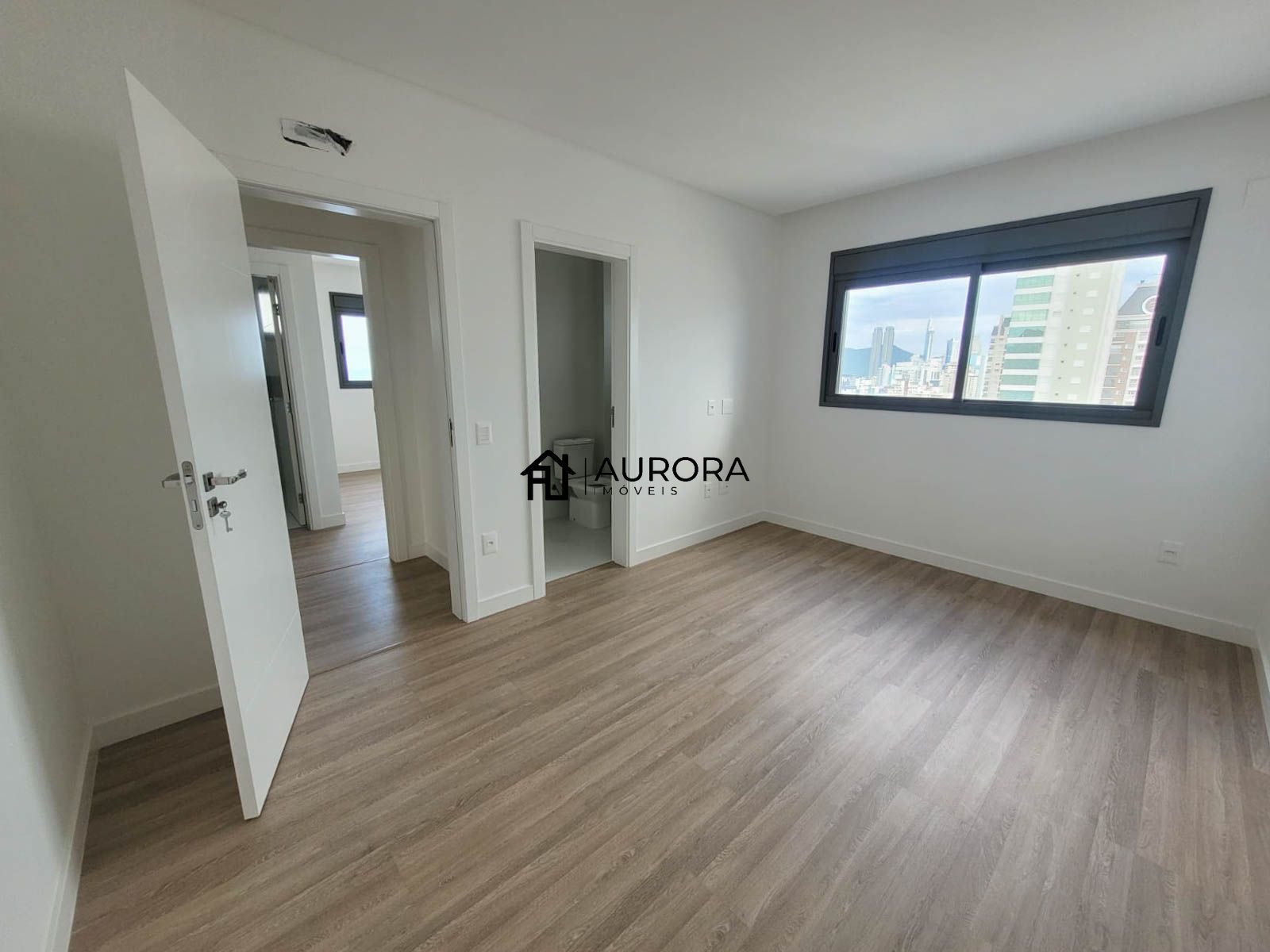 Apartamento à venda com 4 quartos, 165m² - Foto 7