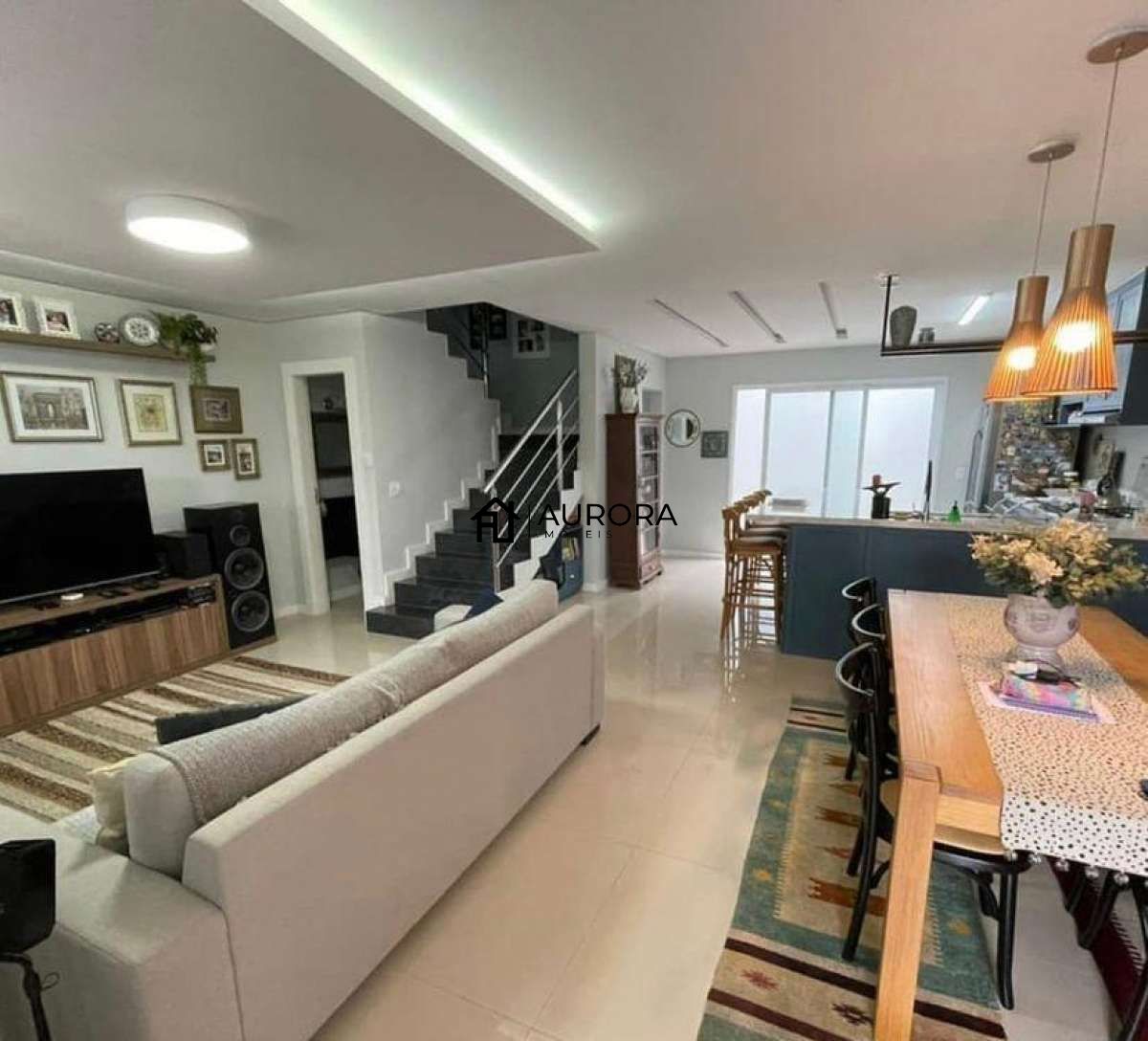 Apartamento à venda com 3 quartos, 215m² - Foto 2