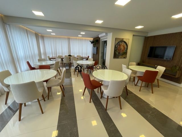 Cobertura à venda com 3 quartos, 242m² - Foto 5