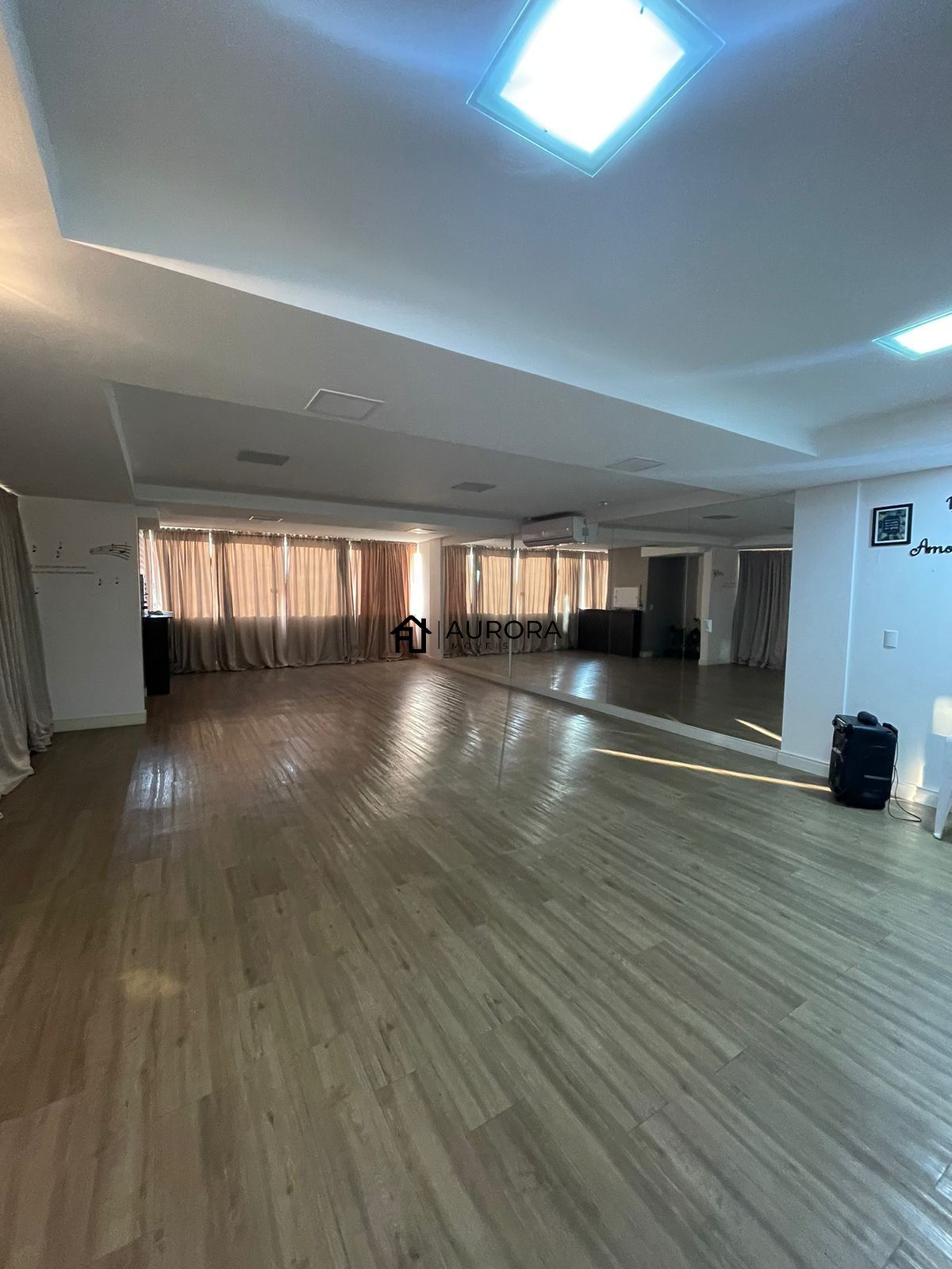 Casa à venda com 4 quartos, 671m² - Foto 4