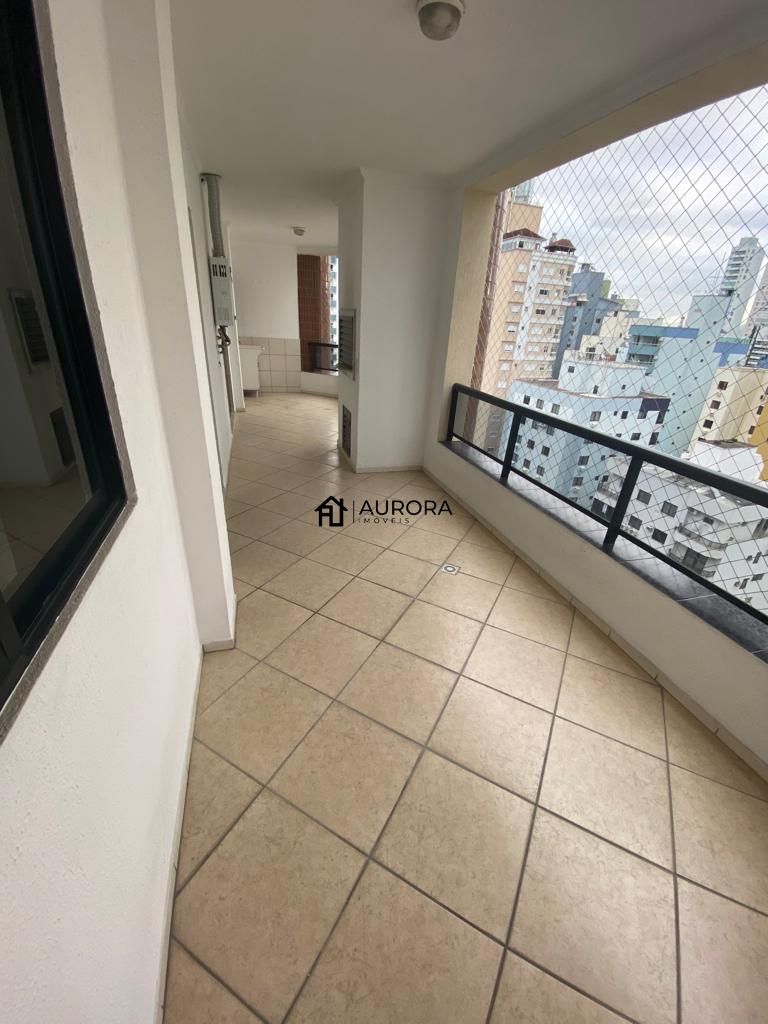 Apartamento à venda com 3 quartos, 157m² - Foto 7